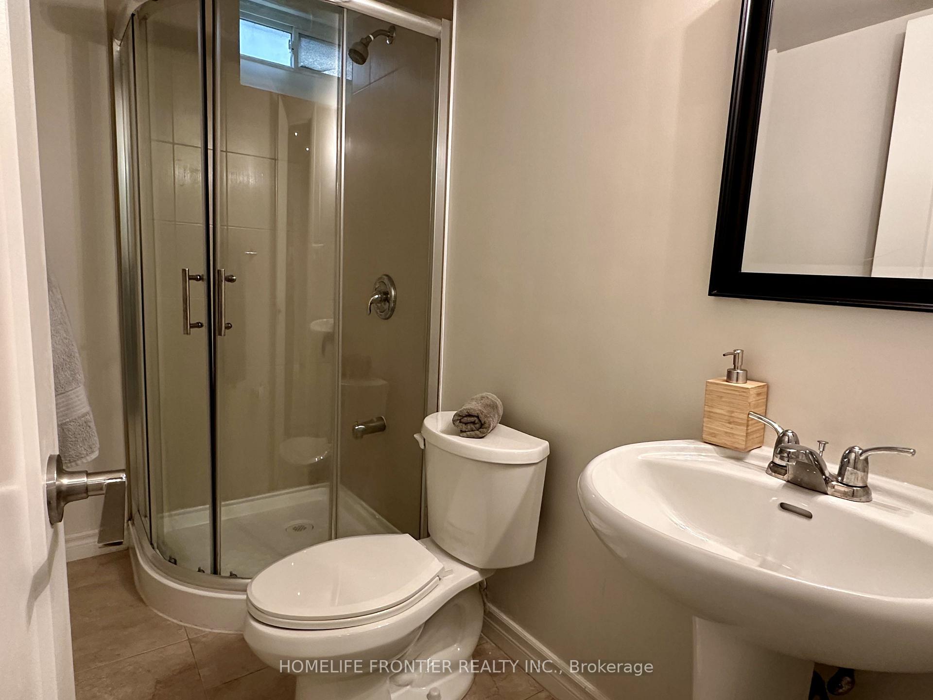 Photo 12 of Unit Lower, 29 Constellation Crescent, Richmond Hill, Observatory — HOMEH