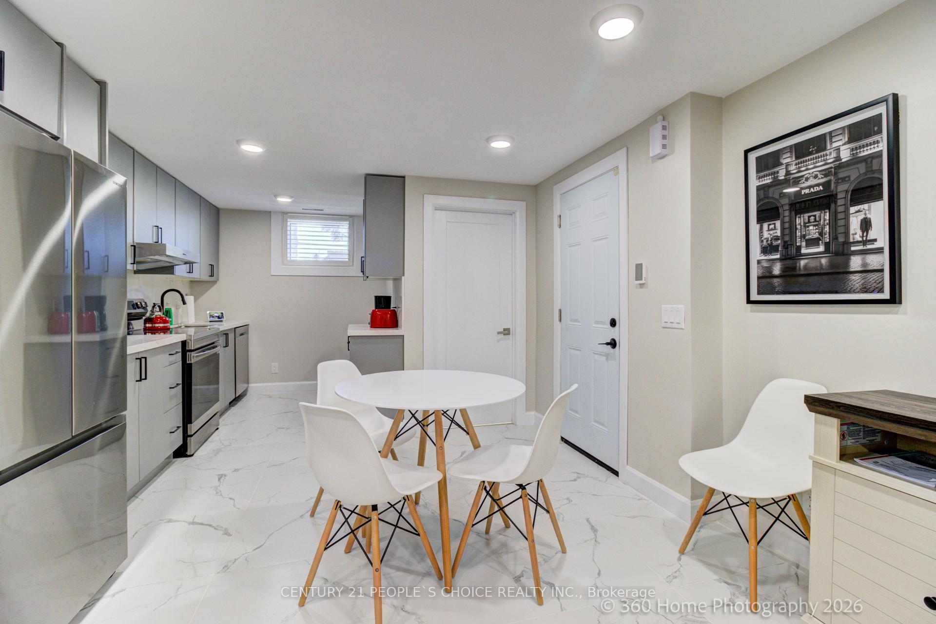Photo 9 of Unit 2, 37 Bentworth Avenue, North York, Yorkdale-Glen Park — HOMEH