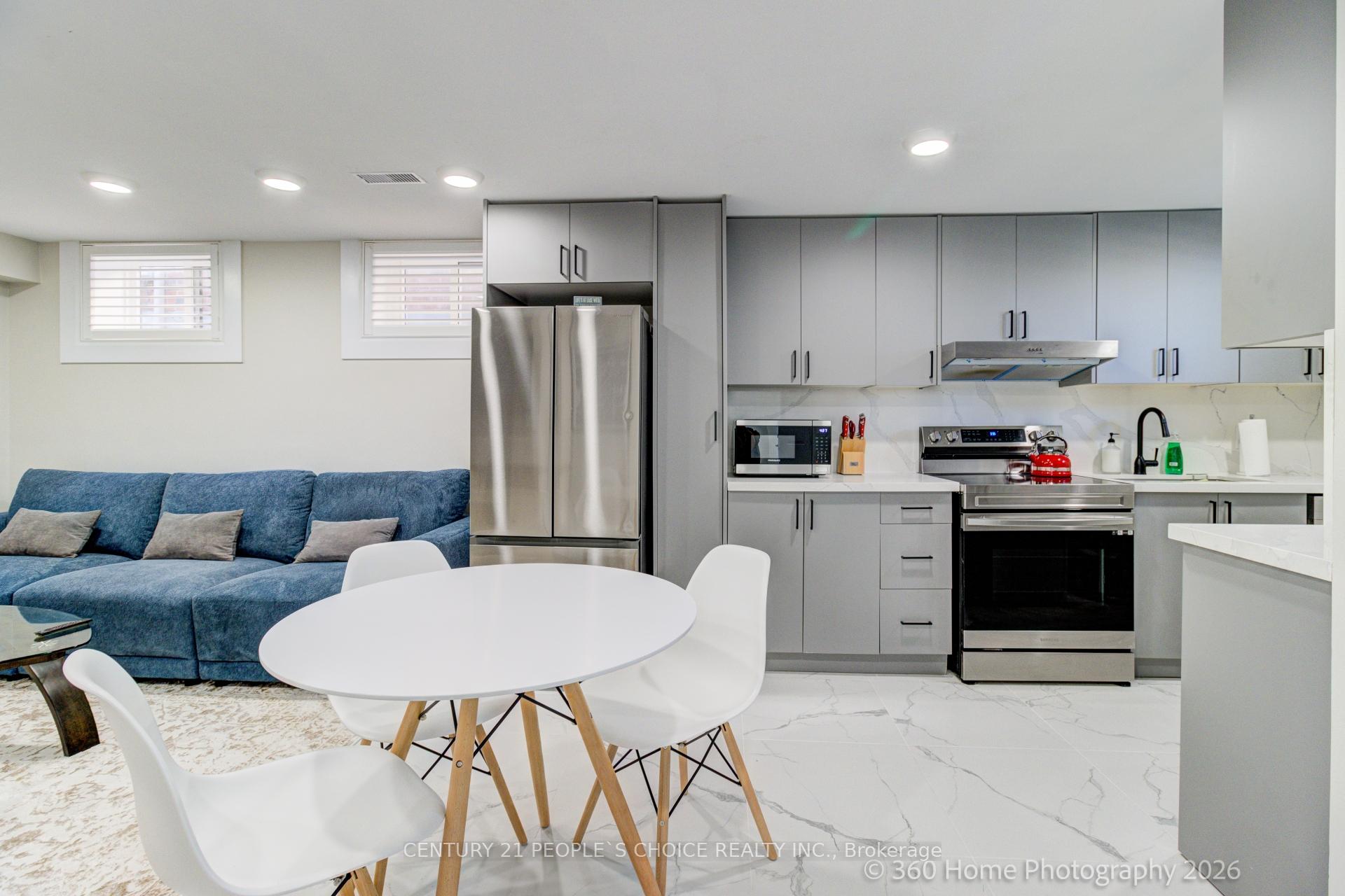 Photo 18 of Unit 2, 37 Bentworth Avenue, North York, Yorkdale-Glen Park — HOMEH