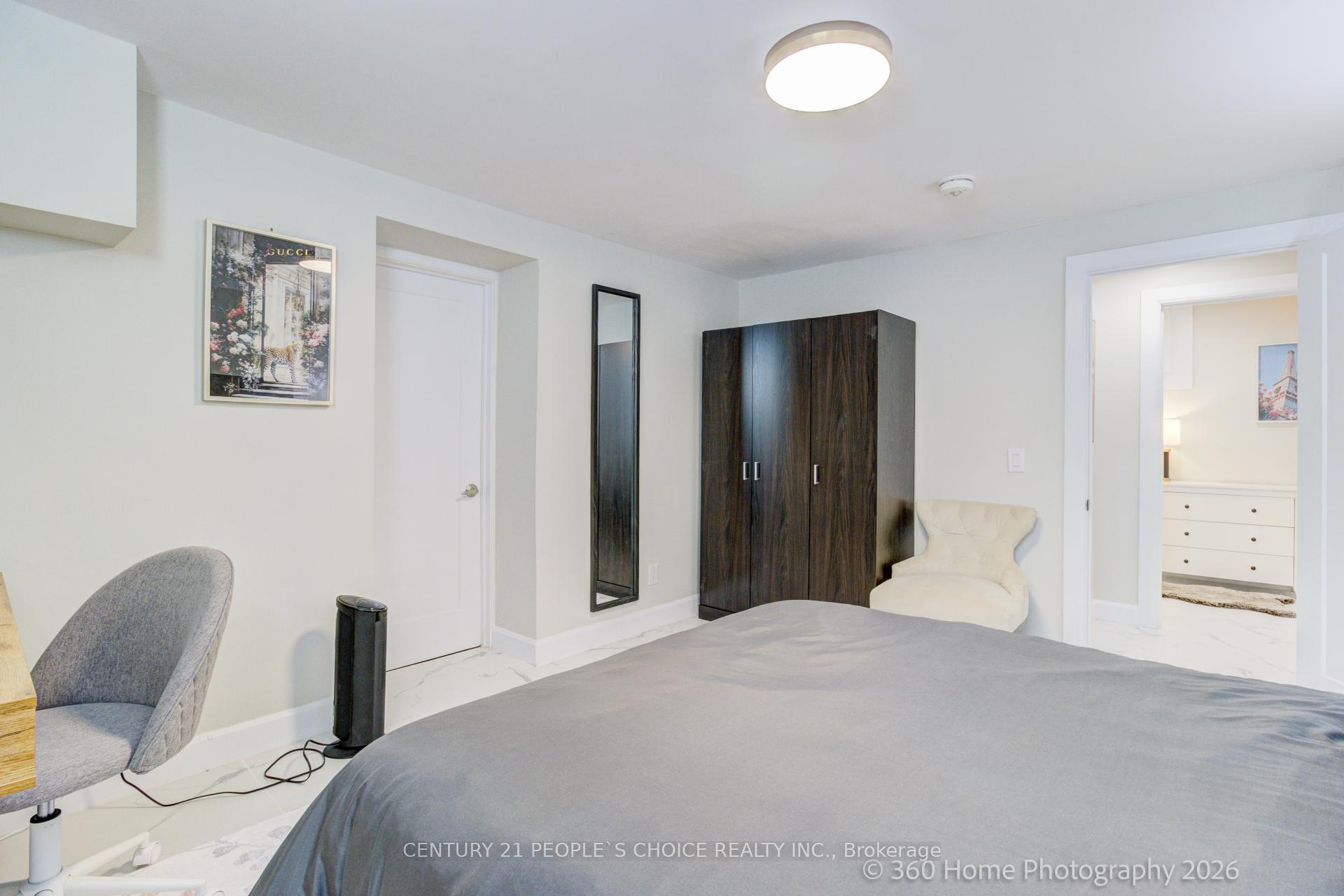 Photo 22 of Unit 2, 37 Bentworth Avenue, North York, Yorkdale-Glen Park — HOMEH