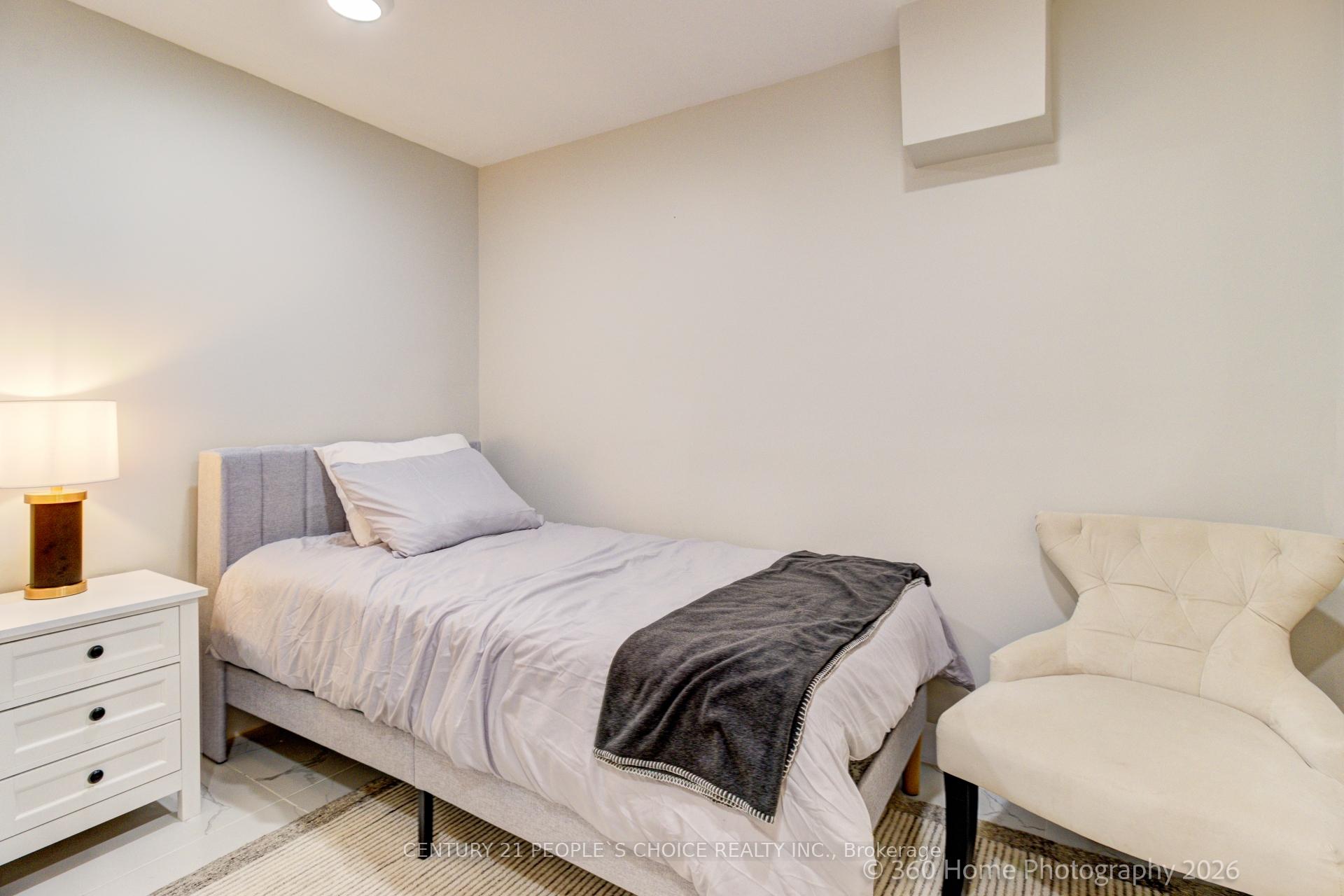 Photo 23 of Unit 2, 37 Bentworth Avenue, North York, Yorkdale-Glen Park — HOMEH
