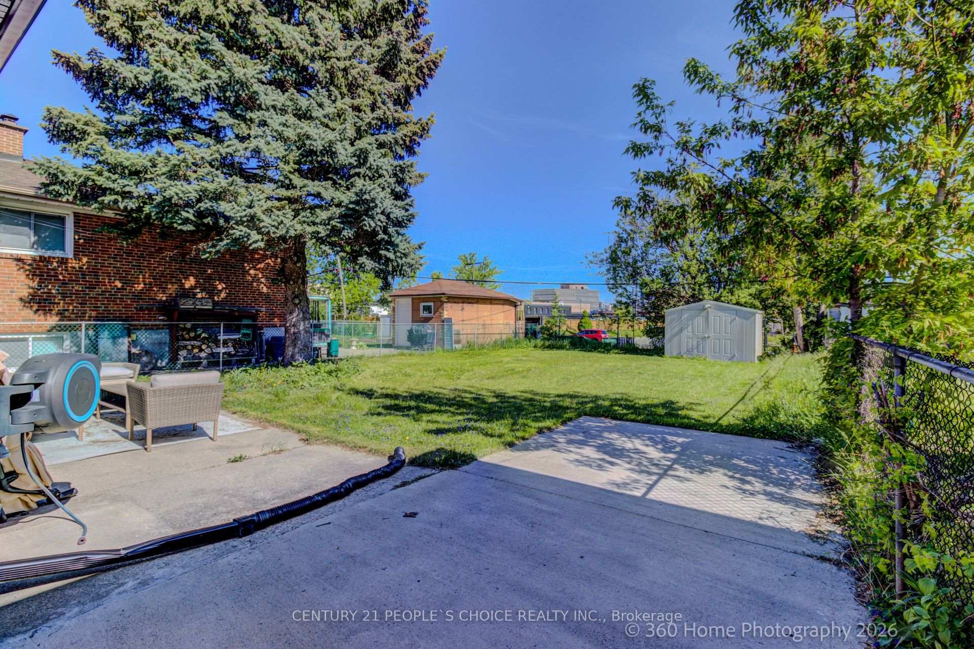 Photo 25 of Unit 2, 37 Bentworth Avenue, North York, Yorkdale-Glen Park — HOMEH