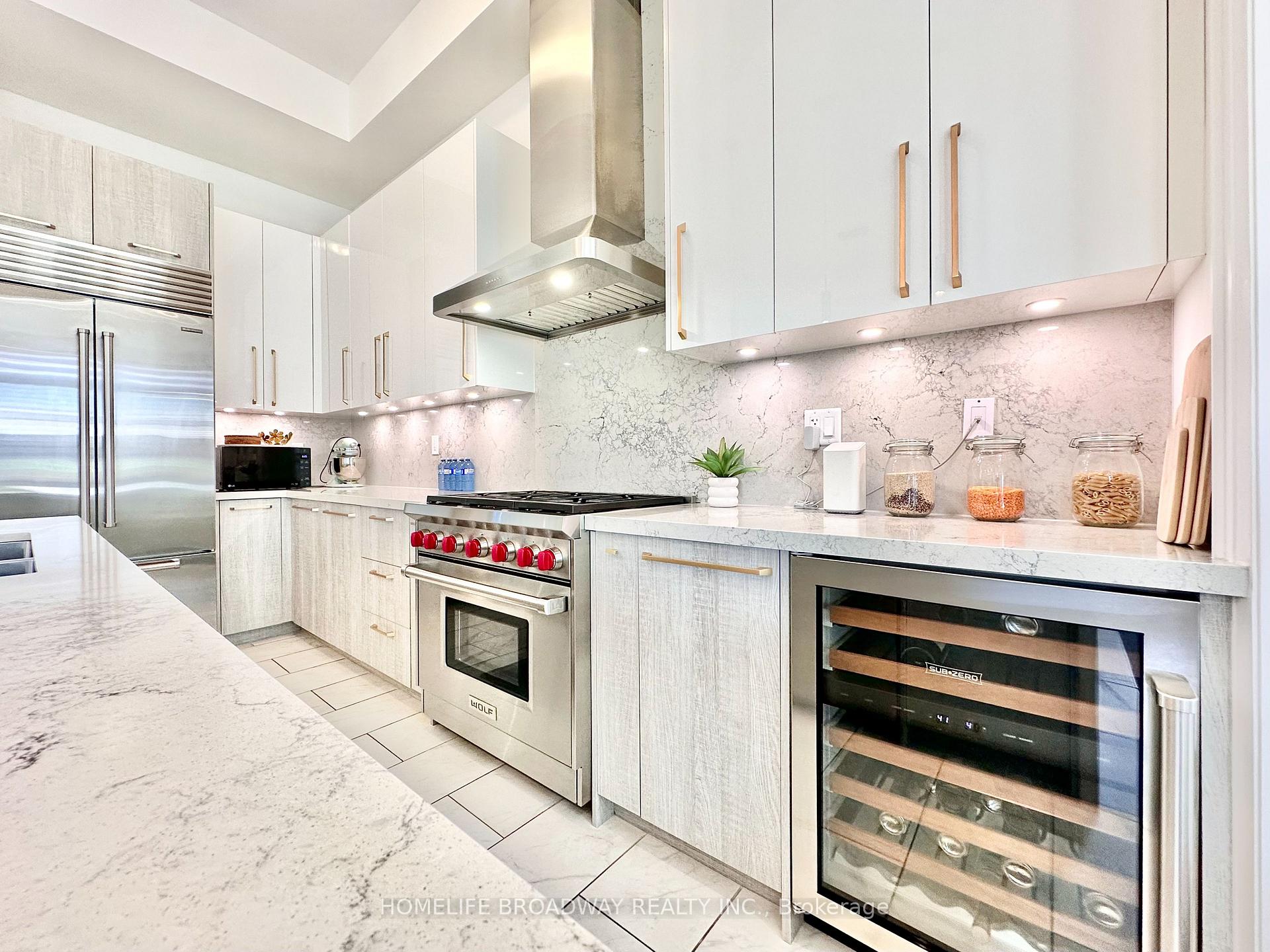 Photo 4 of 300 King Road, Richmond Hill, Oak Ridges — HOMEH