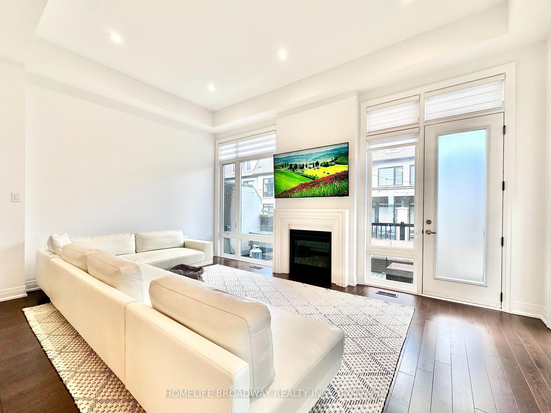 Photo 11 of 300 King Road, Richmond Hill, Oak Ridges — HOMEH