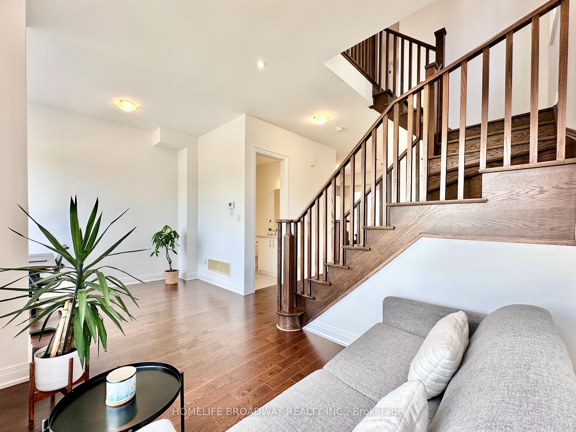 Photo 21 of 300 King Road, Richmond Hill, Oak Ridges — HOMEH