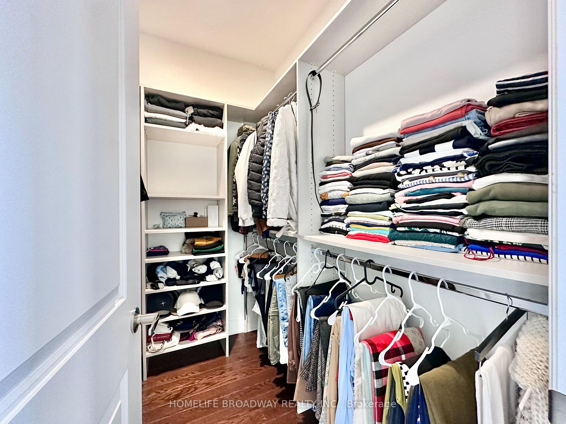 Photo 26 of 300 King Road, Richmond Hill, Oak Ridges — HOMEH