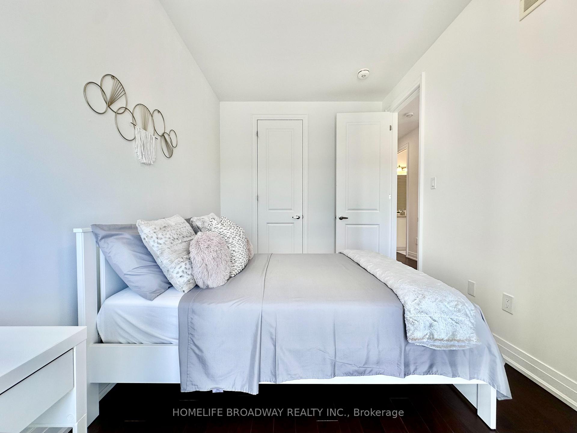 Photo 33 of 300 King Road, Richmond Hill, Oak Ridges — HOMEH