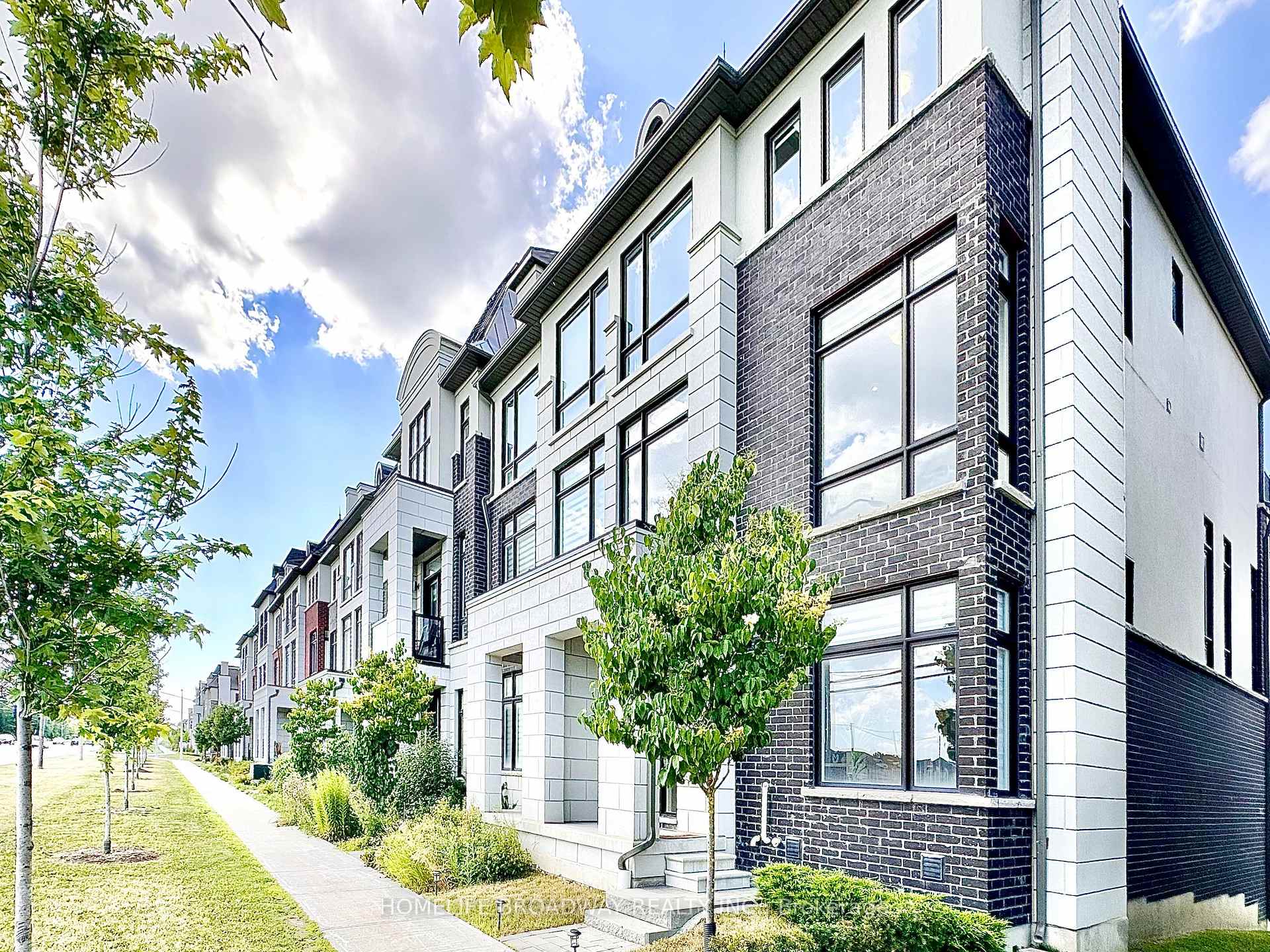 Photo 50 of 300 King Road, Richmond Hill, Oak Ridges — HOMEH