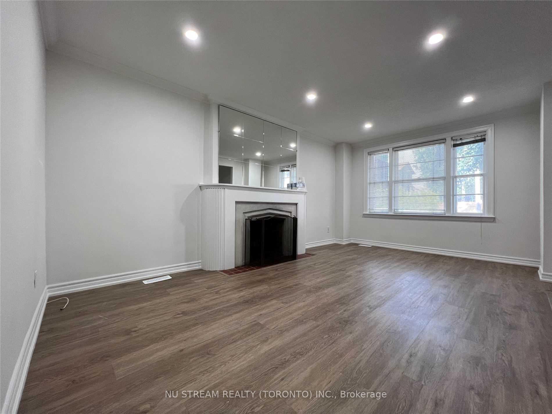 Photo 1 of 42 Glenavy Avenue, North York, Bridle Path-Sunnybrook-York Mills — HOMEH