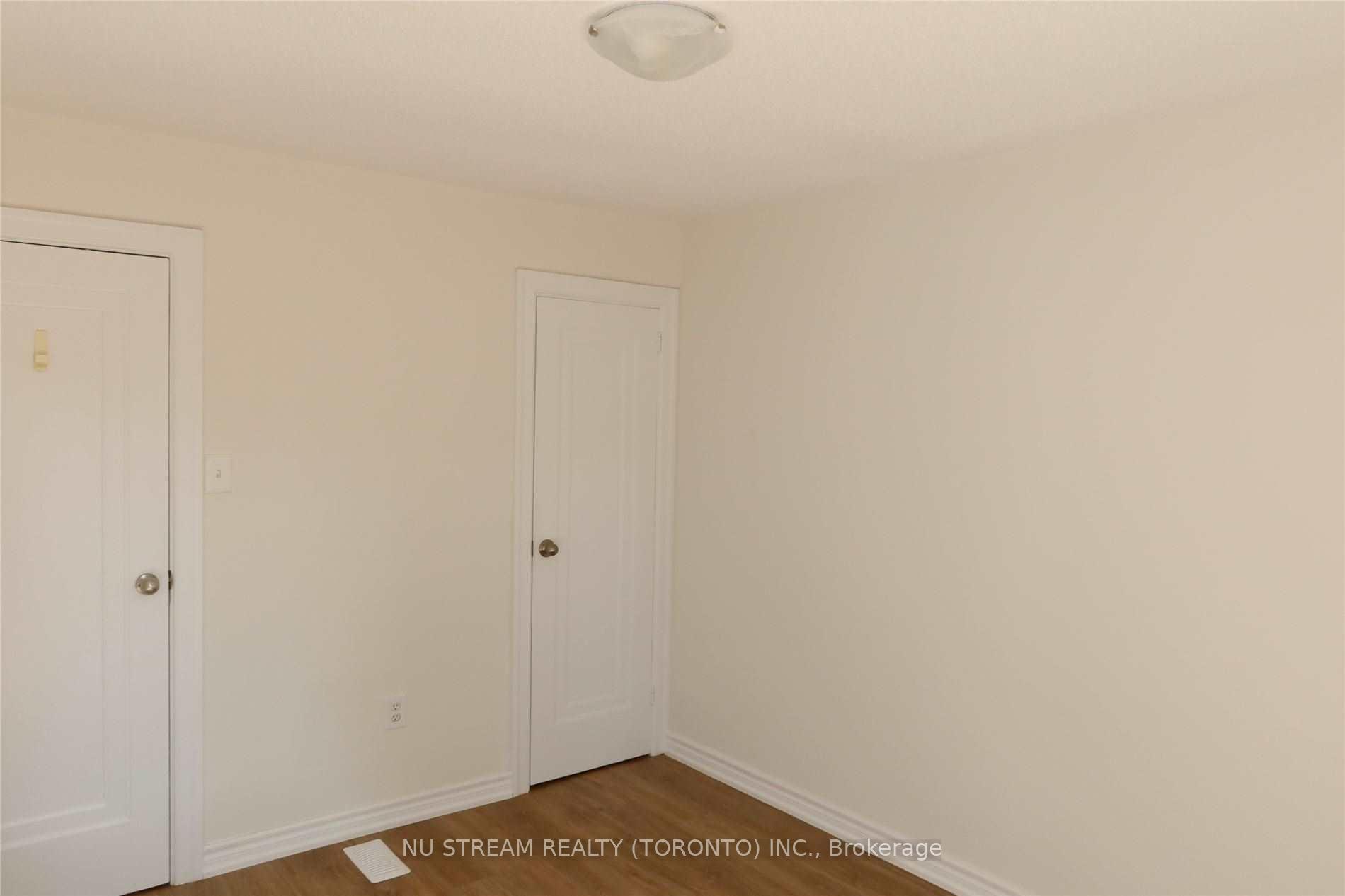 Photo 5 of 42 Glenavy Avenue, North York, Bridle Path-Sunnybrook-York Mills — HOMEH