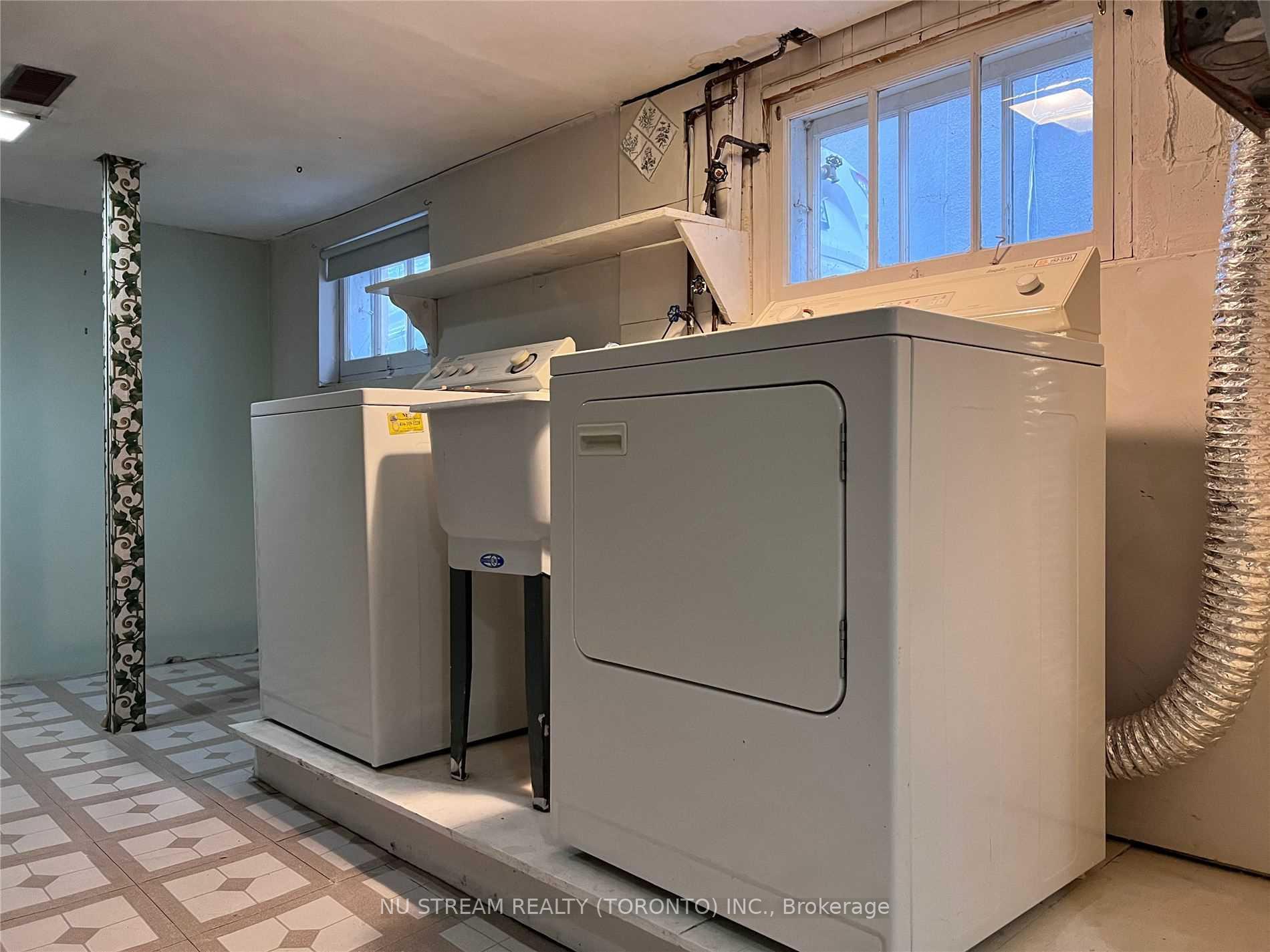 Photo 14 of 42 Glenavy Avenue, North York, Bridle Path-Sunnybrook-York Mills — HOMEH