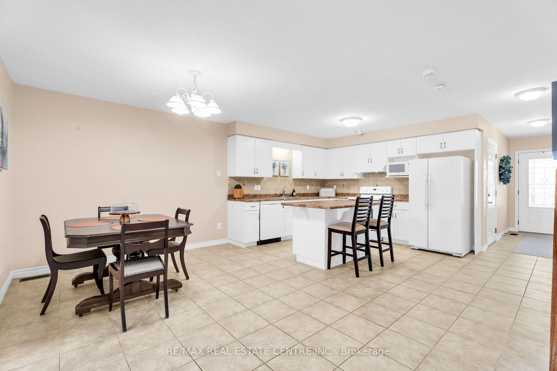 Photo 7 of Unit 11, 20 Shackleton Drive, Guelph, Grange Road — HOMEH