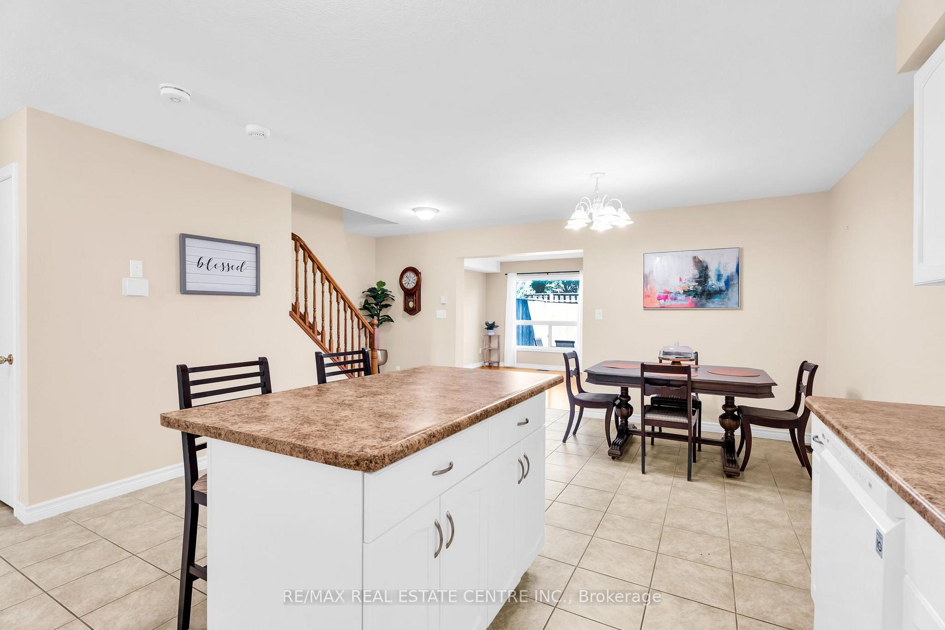 Photo 12 of Unit 11, 20 Shackleton Drive, Guelph, Grange Road — HOMEH
