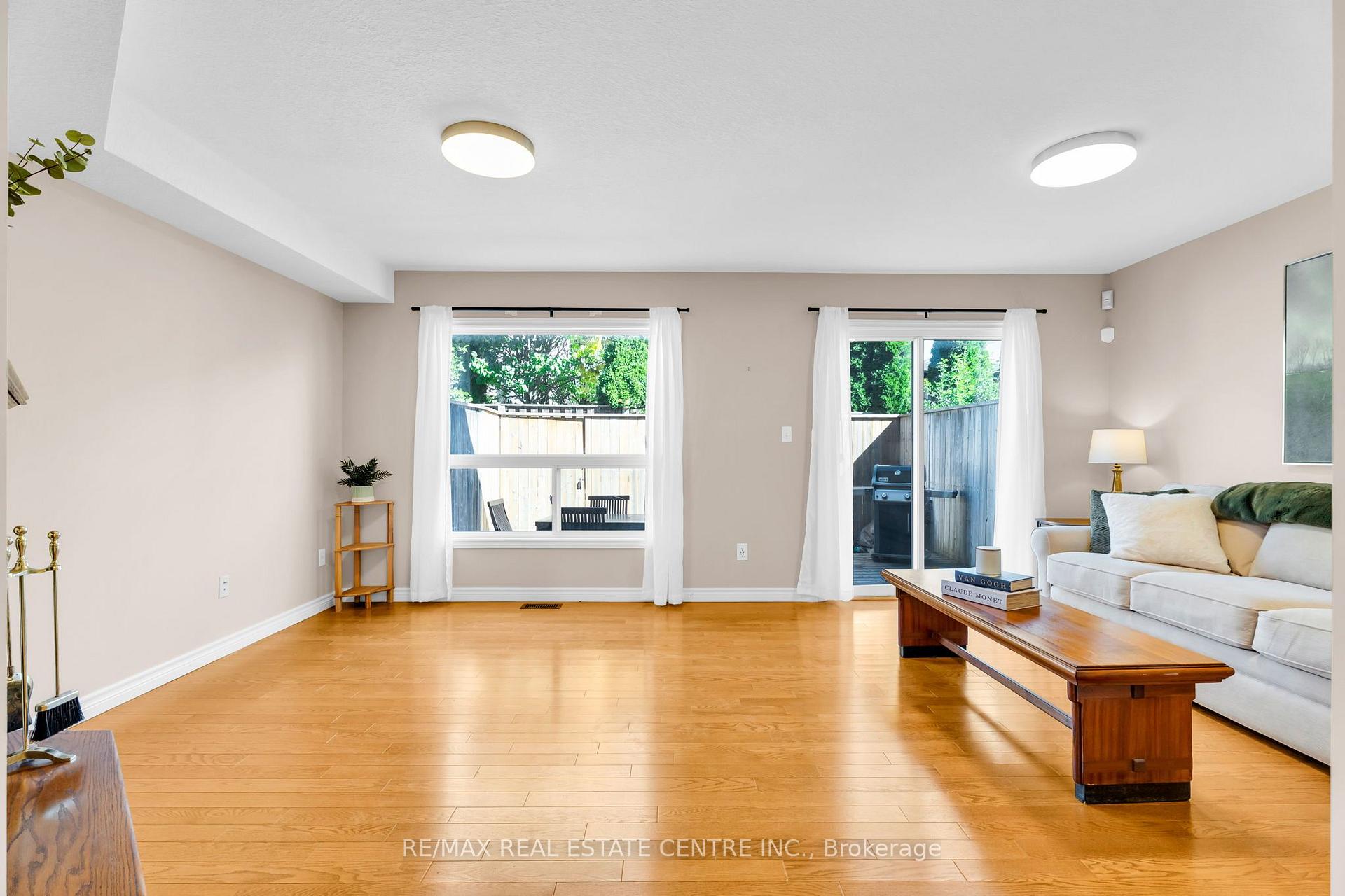 Photo 14 of Unit 11, 20 Shackleton Drive, Guelph, Grange Road — HOMEH