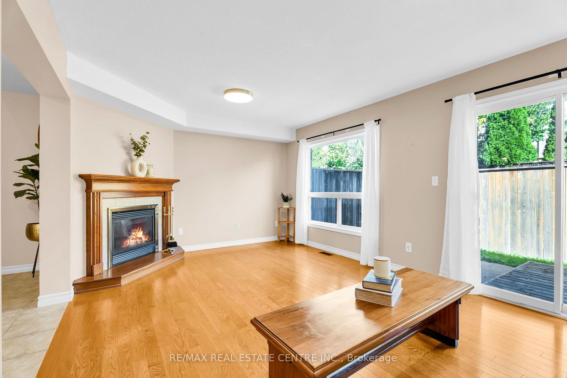 Photo 15 of Unit 11, 20 Shackleton Drive, Guelph, Grange Road — HOMEH