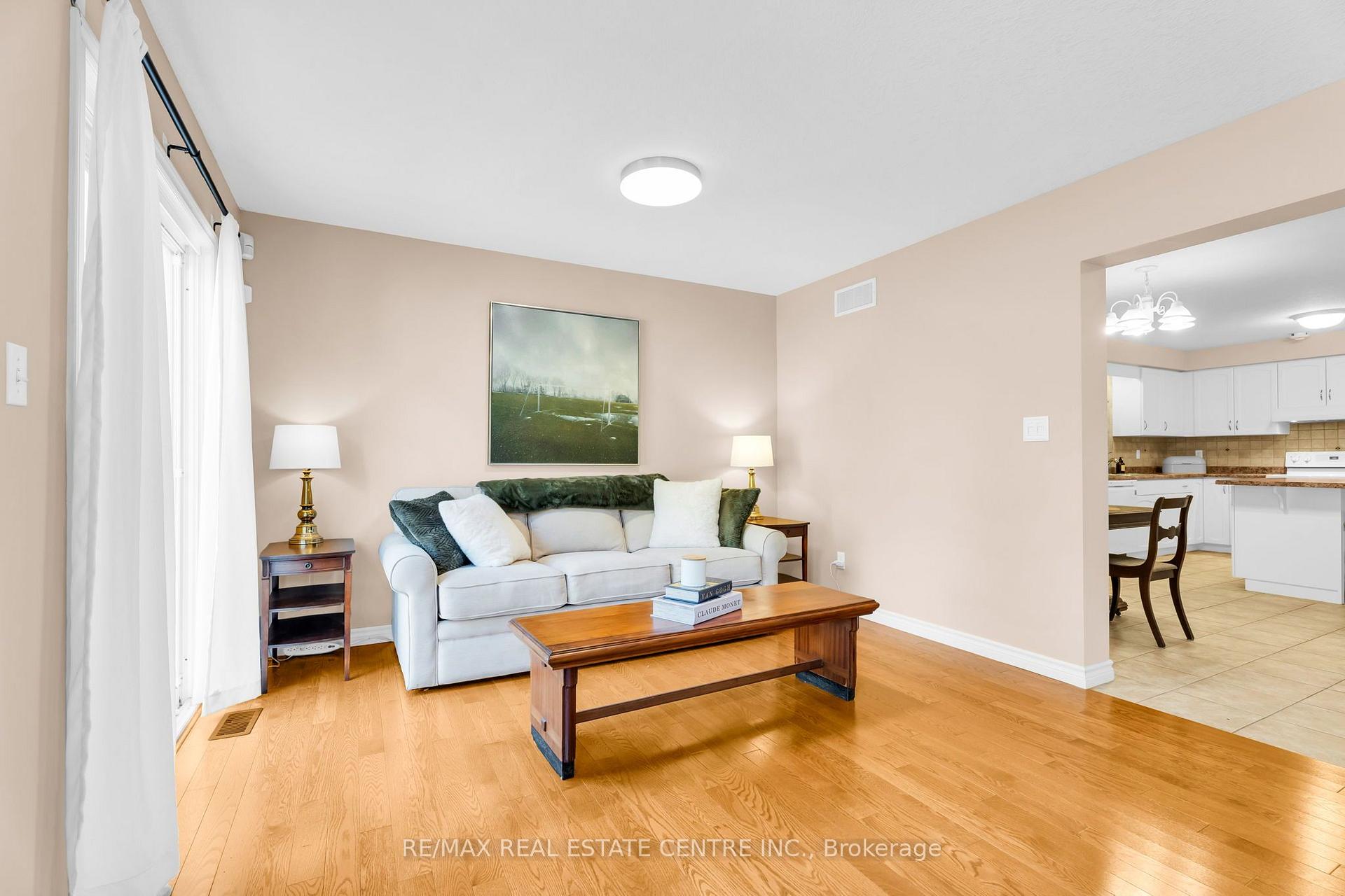 Photo 18 of Unit 11, 20 Shackleton Drive, Guelph, Grange Road — HOMEH