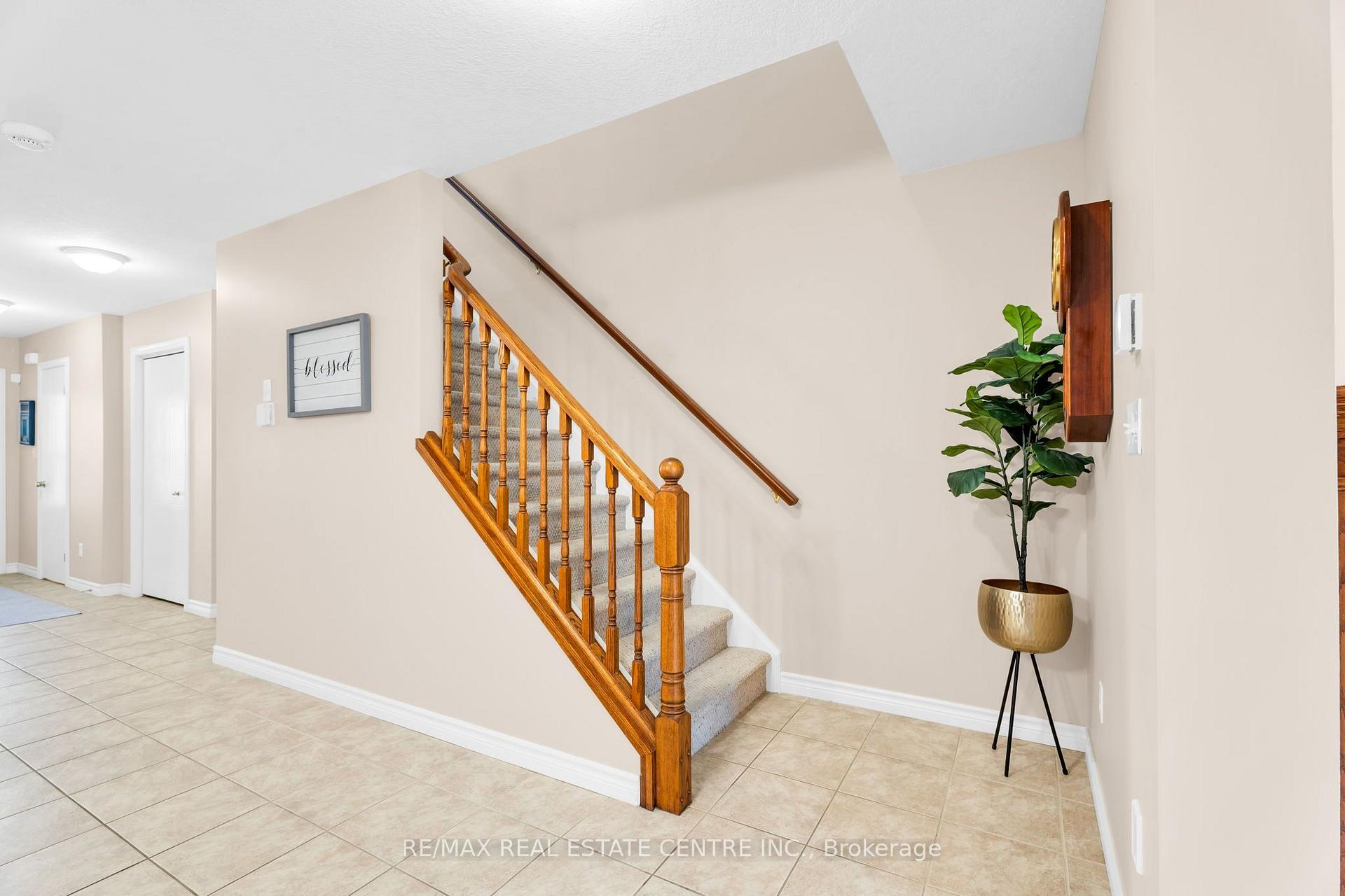 Photo 20 of Unit 11, 20 Shackleton Drive, Guelph, Grange Road — HOMEH