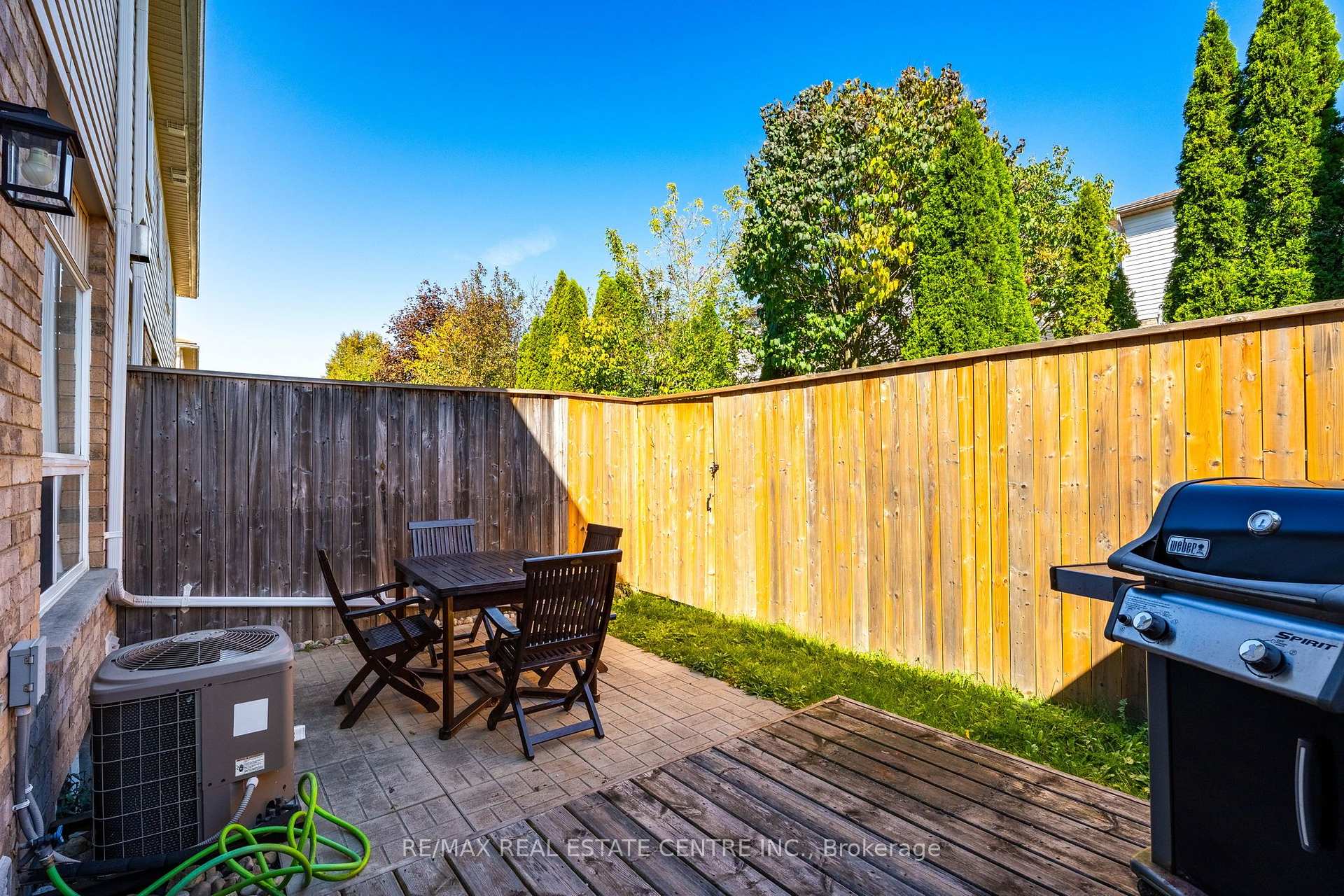 Photo 30 of Unit 11, 20 Shackleton Drive, Guelph, Grange Road — HOMEH
