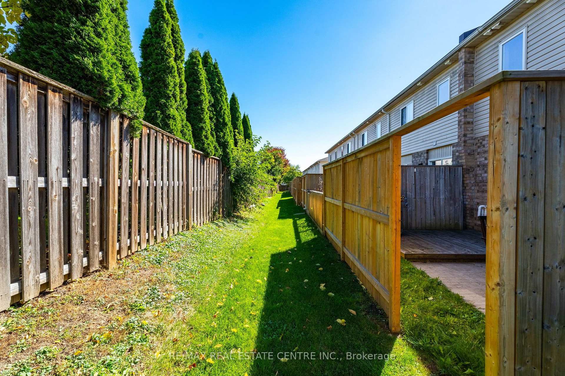 Photo 33 of Unit 11, 20 Shackleton Drive, Guelph, Grange Road — HOMEH