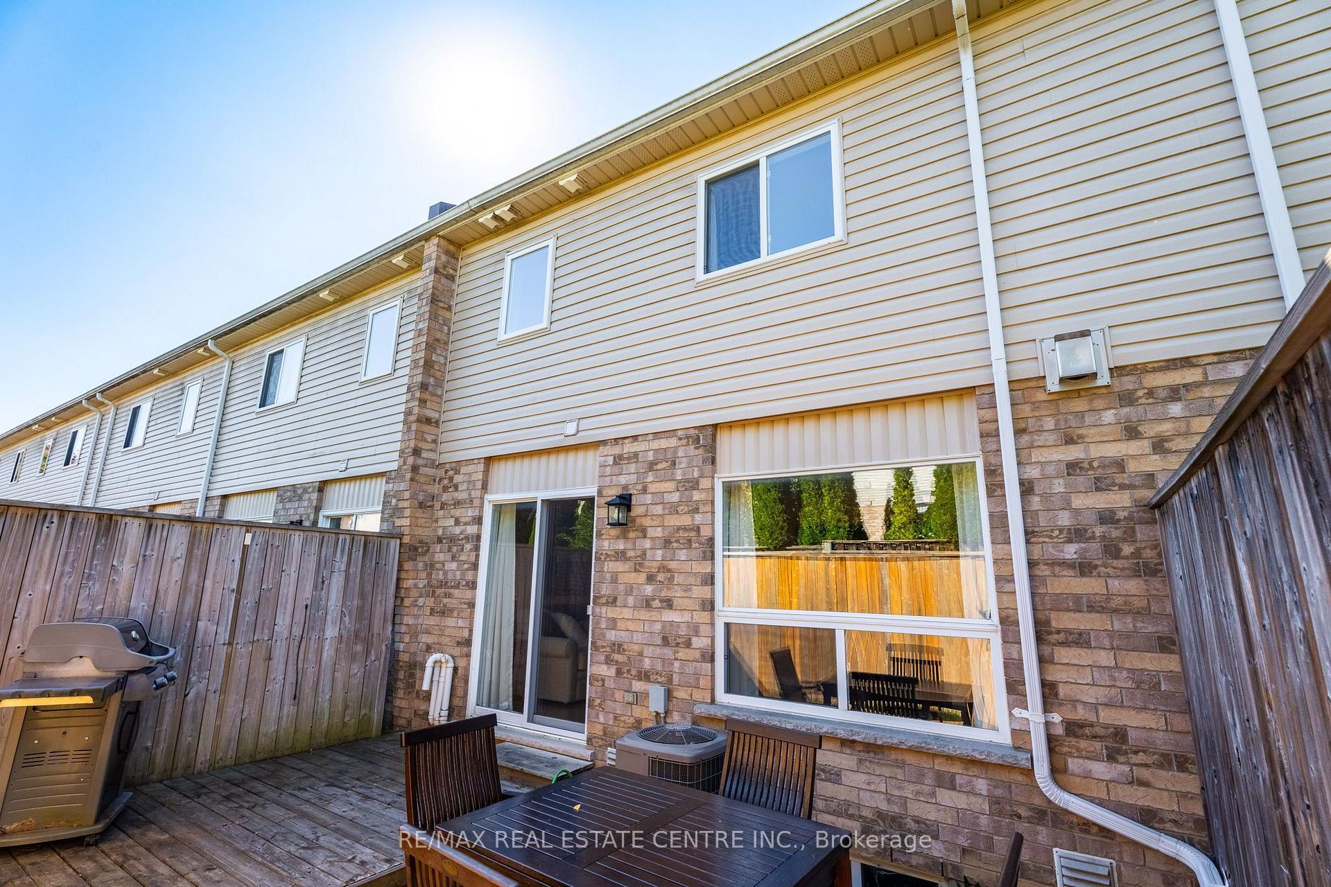 Photo 34 of Unit 11, 20 Shackleton Drive, Guelph, Grange Road — HOMEH