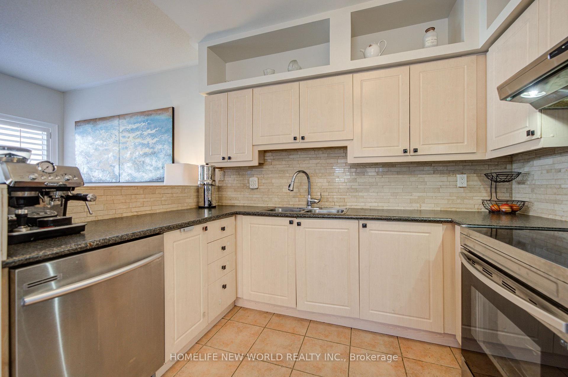 Photo 18 of 12 Belvia Drive, Vaughan, Patterson — HOMEH