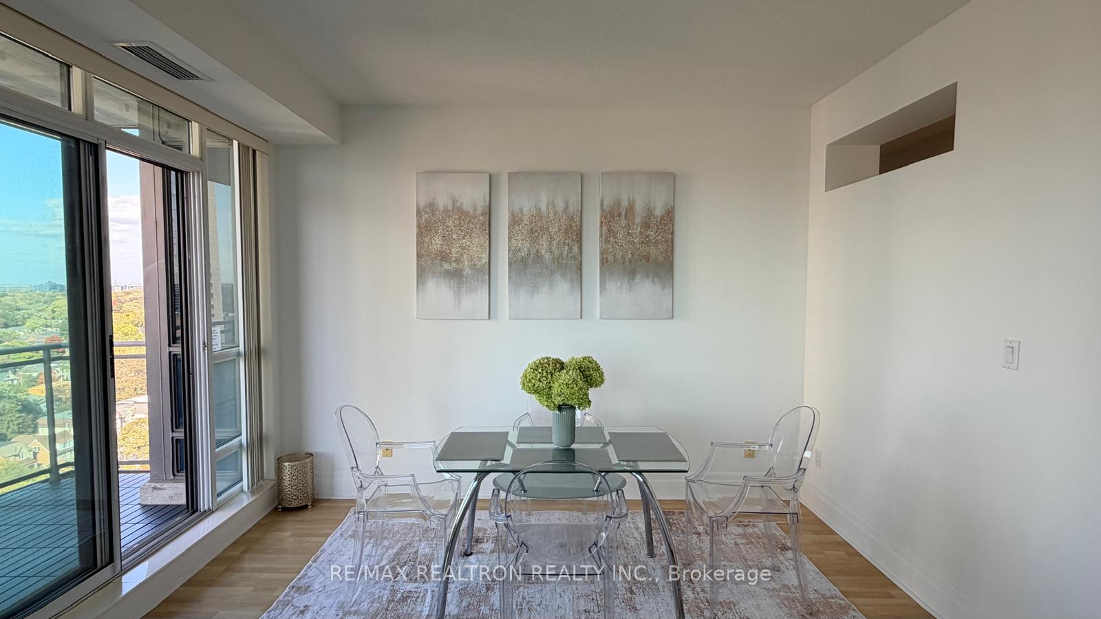 Photo 6 of Unit 2003, 188 Doris Avenue, North York, Willowdale East — HOMEH