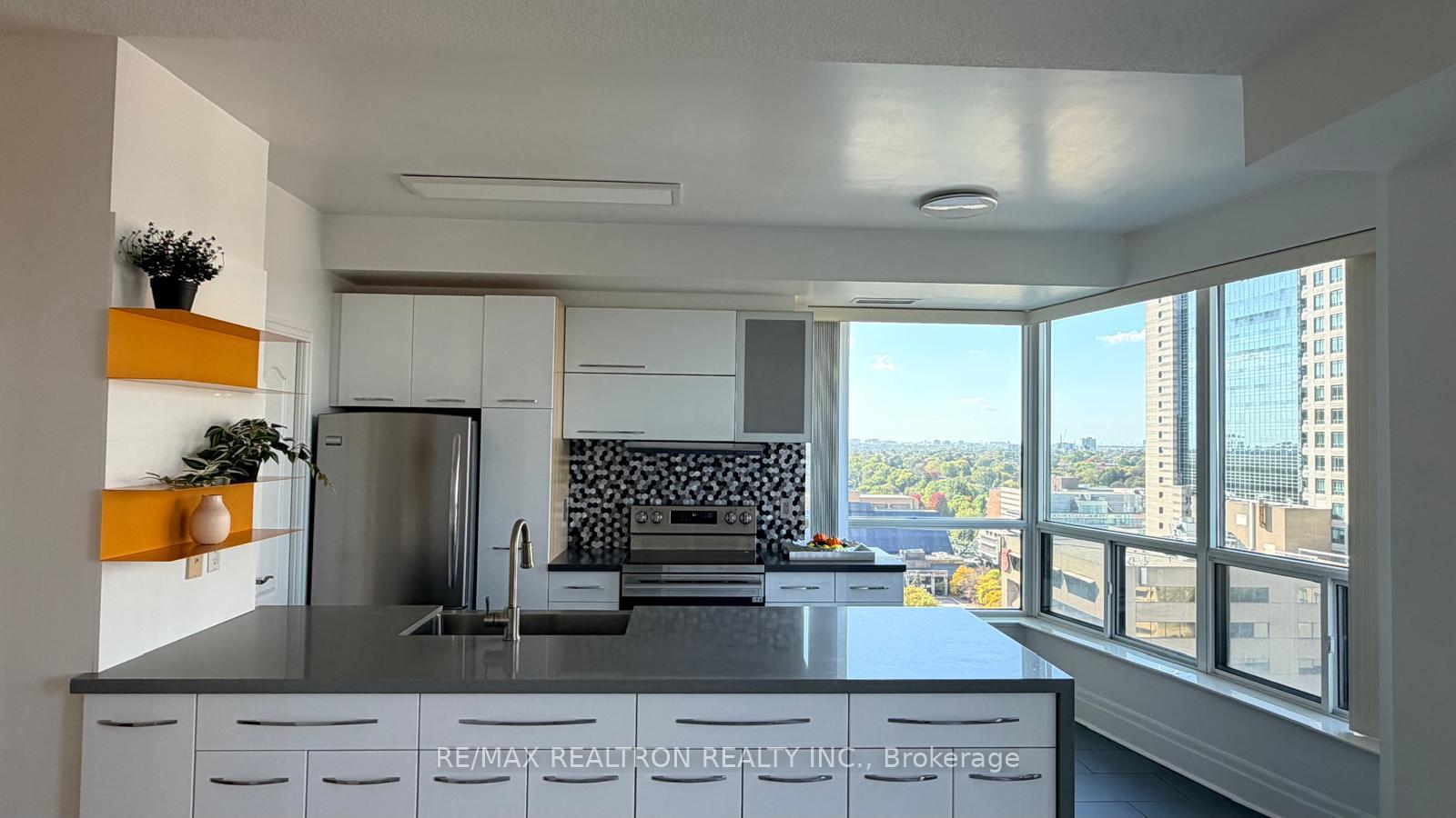 Photo 10 of Unit 2003, 188 Doris Avenue, North York, Willowdale East — HOMEH