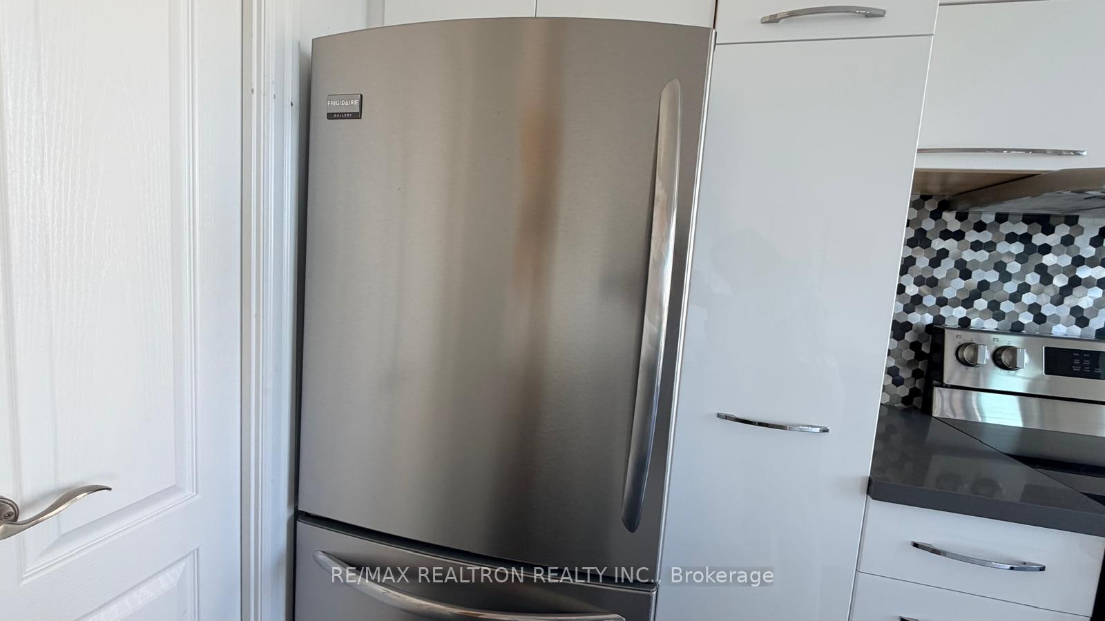 Photo 17 of Unit 2003, 188 Doris Avenue, North York, Willowdale East — HOMEH