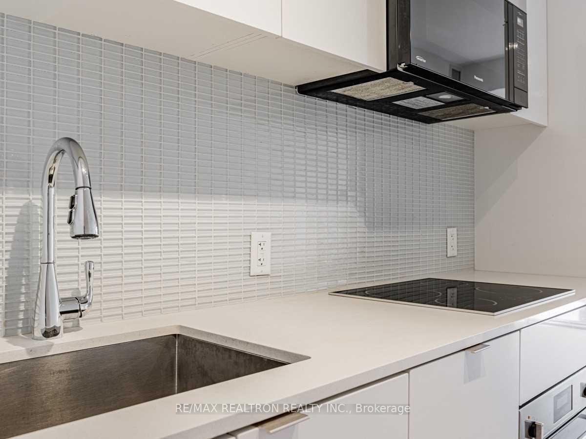 Photo 23 of Unit 513, 7 Grenville Street, Toronto, Bay Street Corridor — HOMEH