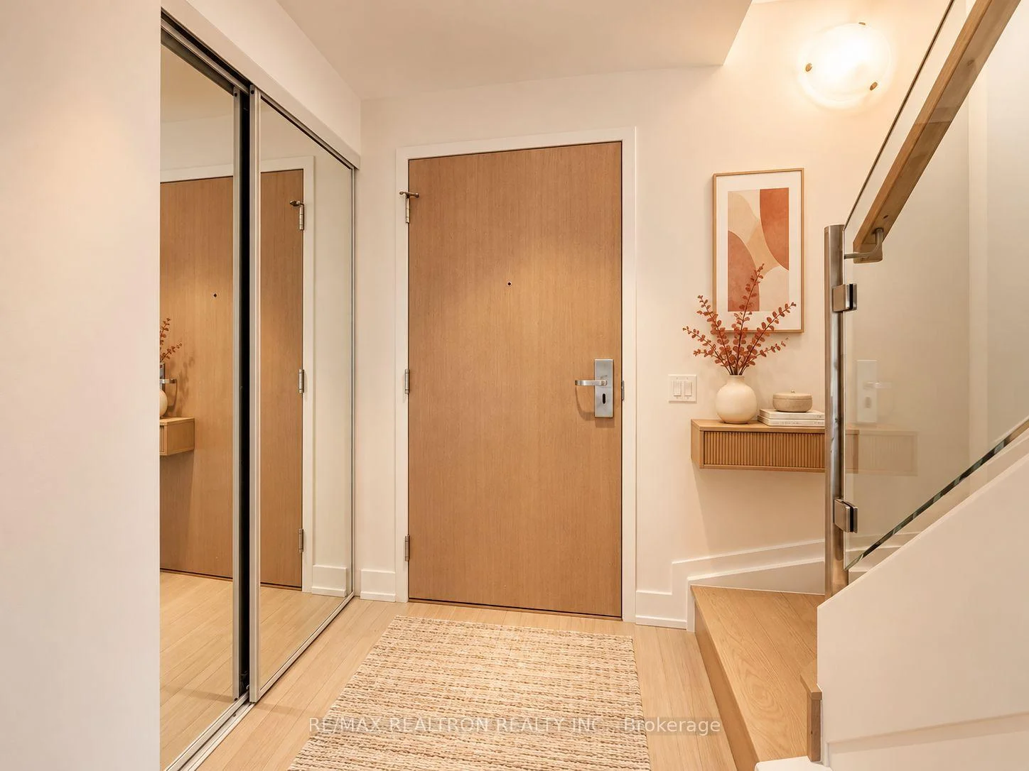 Photo 3 of Unit 513, 7 Grenville Street, Toronto, Bay Street Corridor — HOMEH