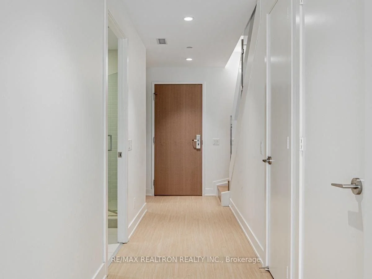 Photo 9 of Unit 513, 7 Grenville Street, Toronto, Bay Street Corridor — HOMEH