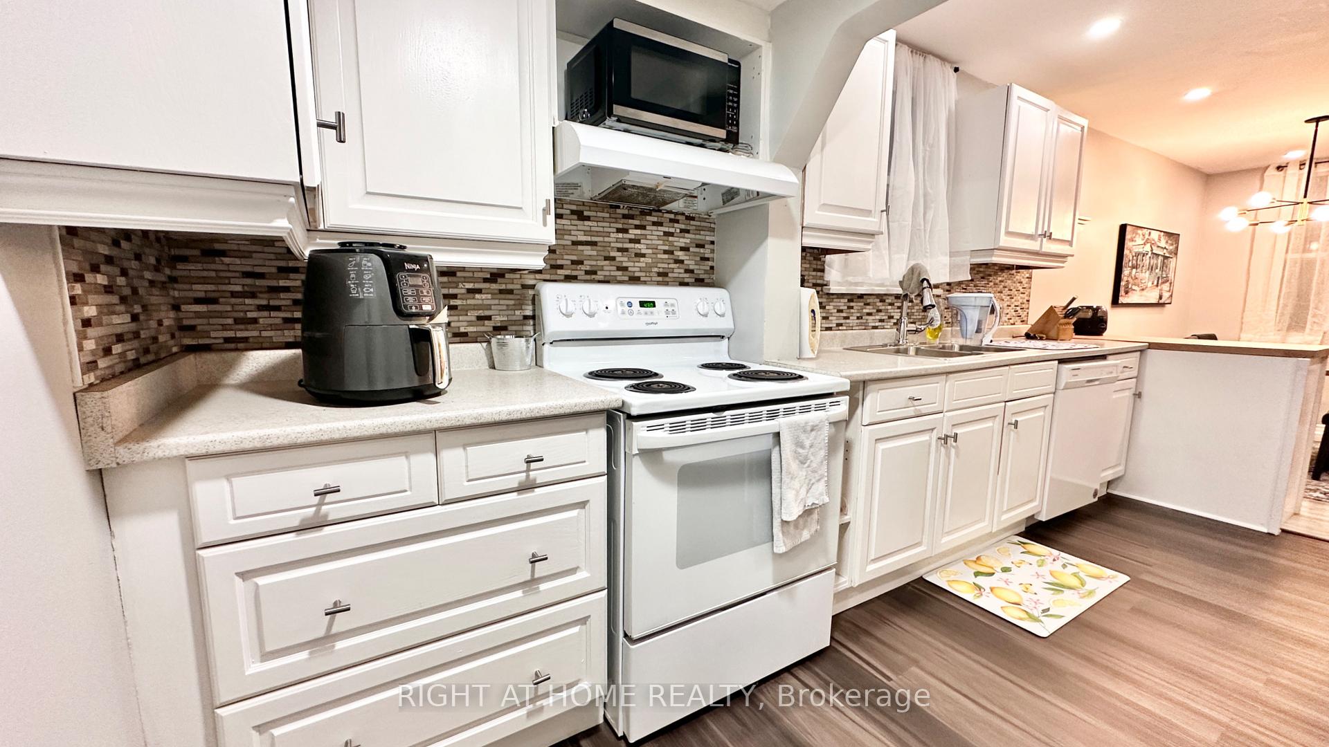 Photo 13 of 16 East Street, St. Catharines, E. Chester — HOMEH