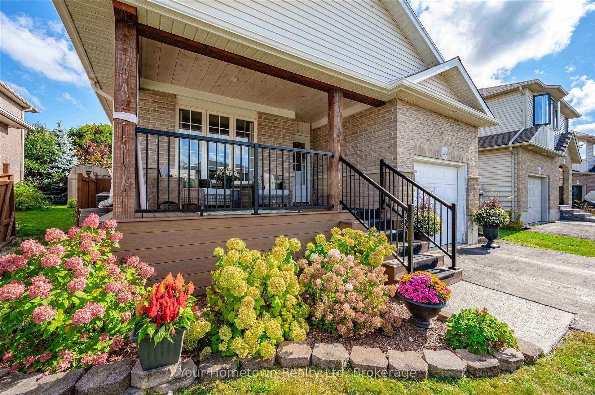 Photo 3 of 45 Peglar Crescent, Centre Wellington, Fergus — HOMEH