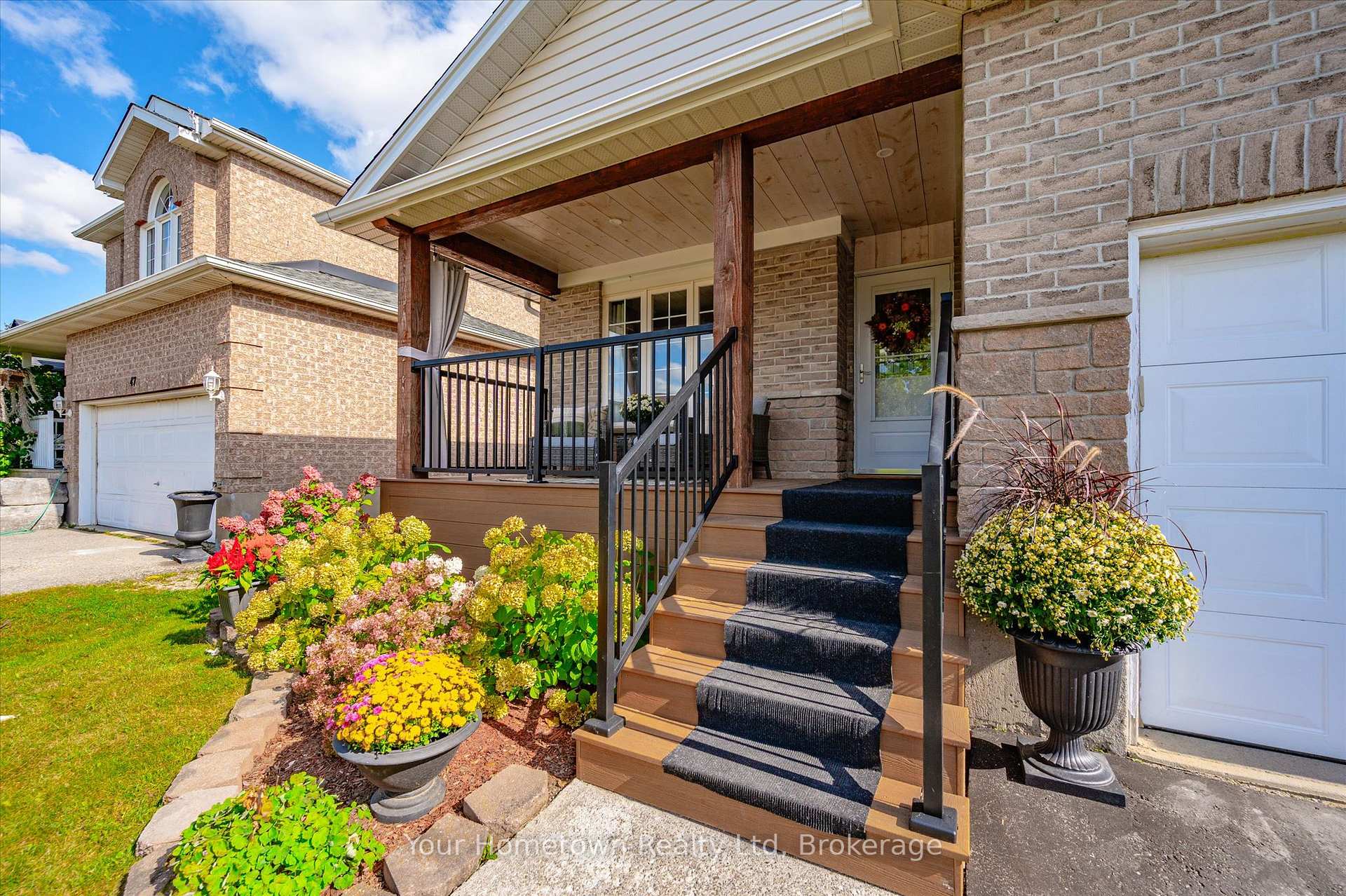 Photo 4 of 45 Peglar Crescent, Centre Wellington, Fergus — HOMEH
