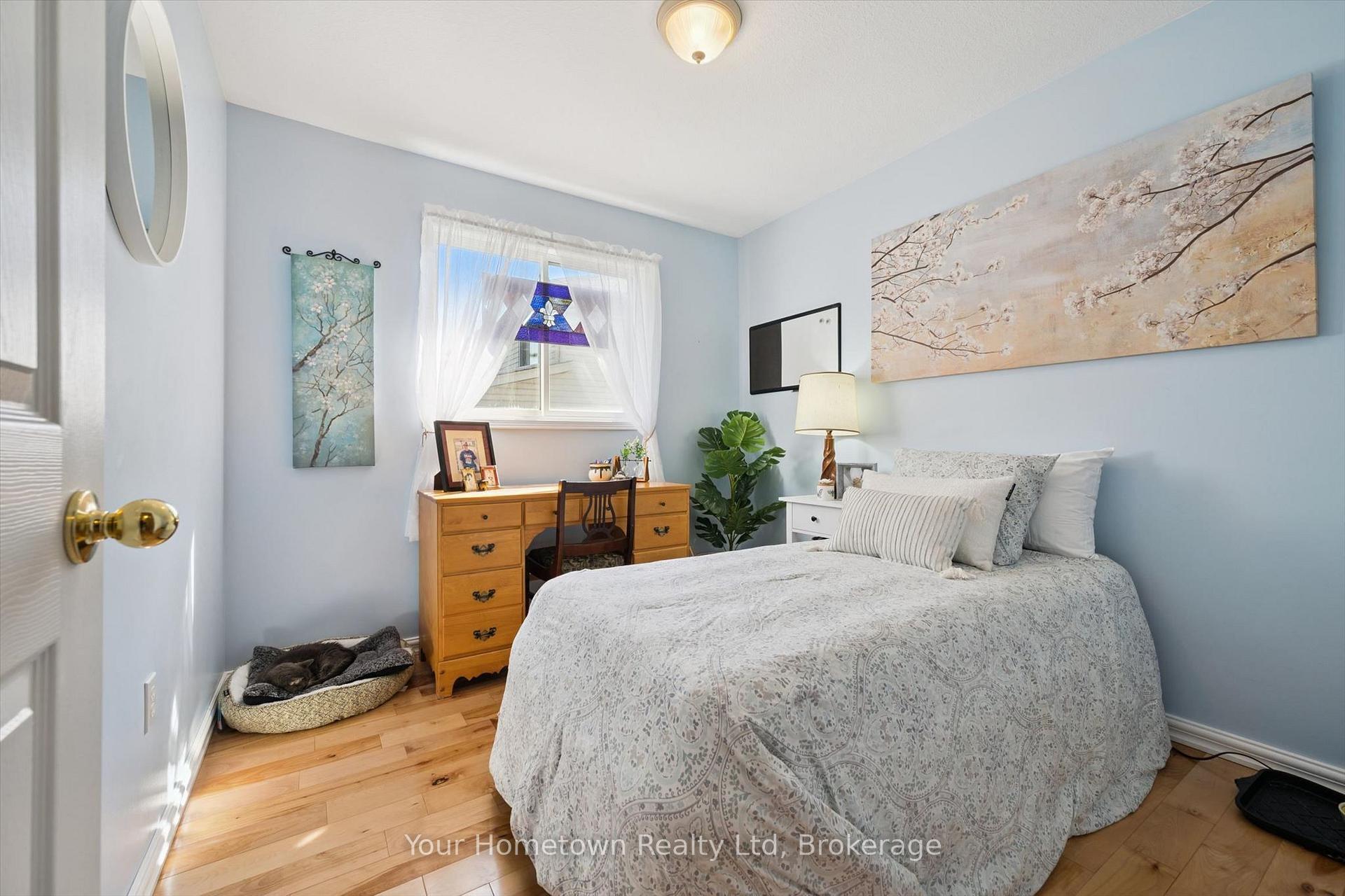 Photo 15 of 45 Peglar Crescent, Centre Wellington, Fergus — HOMEH