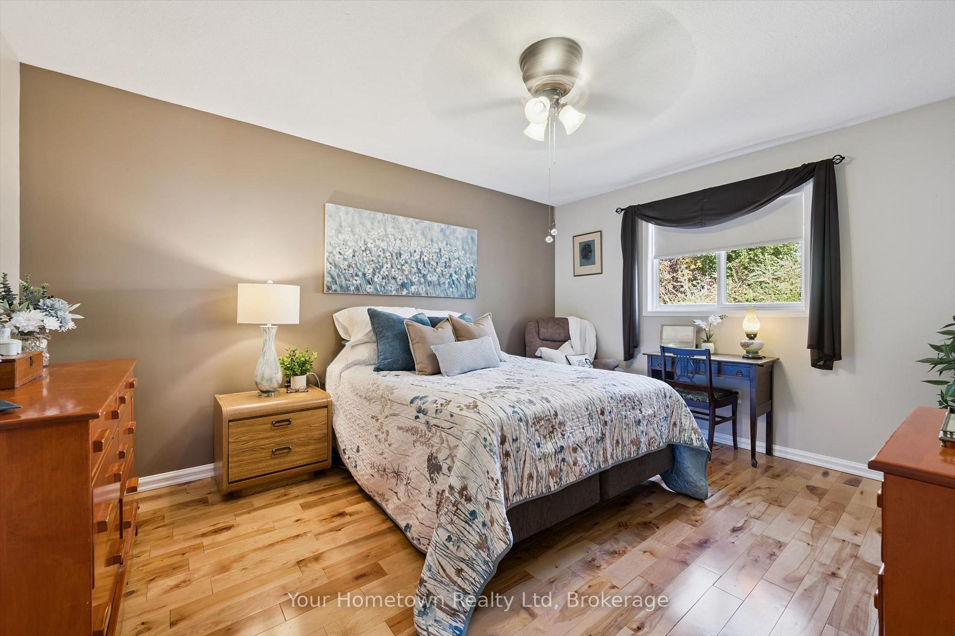Photo 20 of 45 Peglar Crescent, Centre Wellington, Fergus — HOMEH