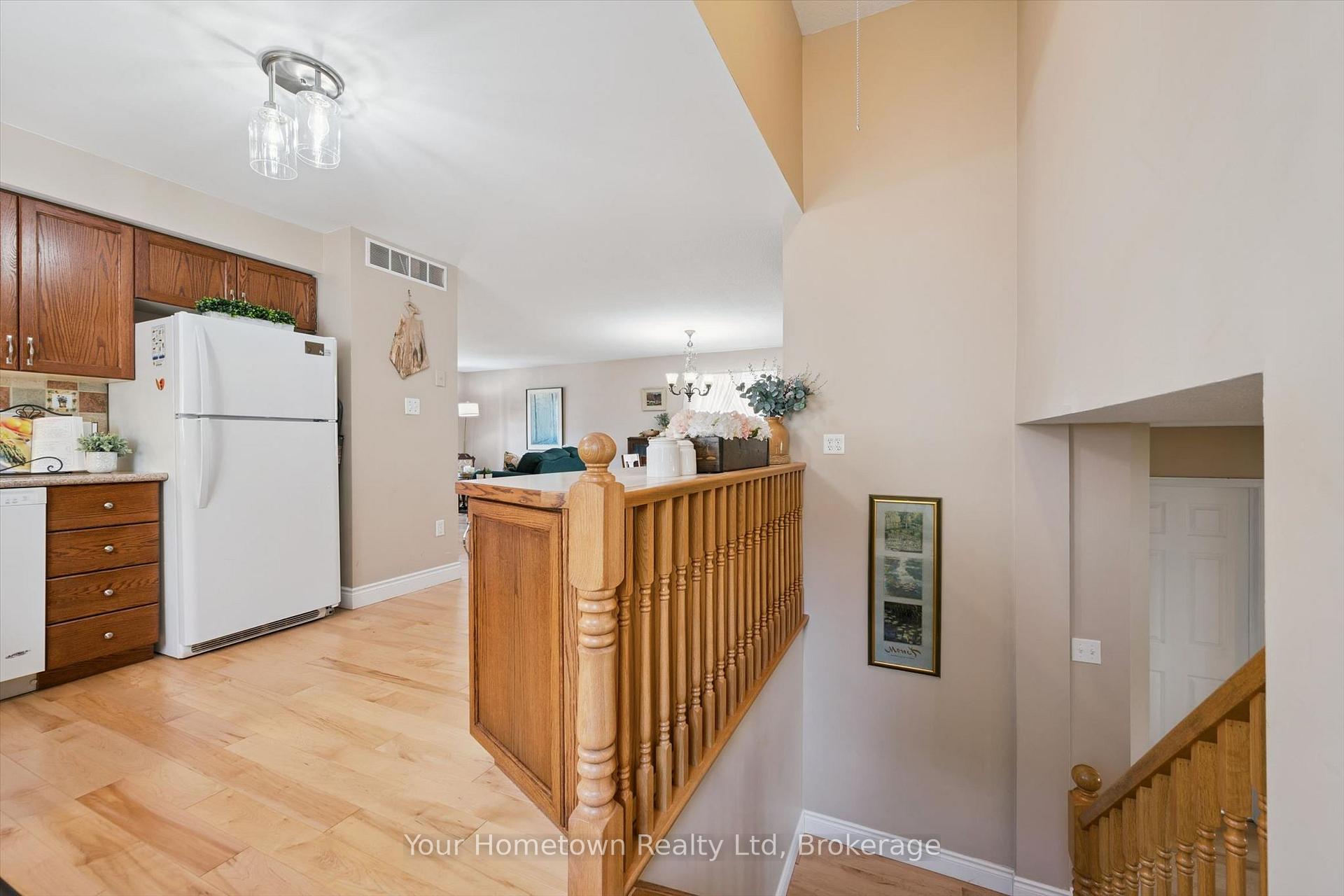 Photo 22 of 45 Peglar Crescent, Centre Wellington, Fergus — HOMEH