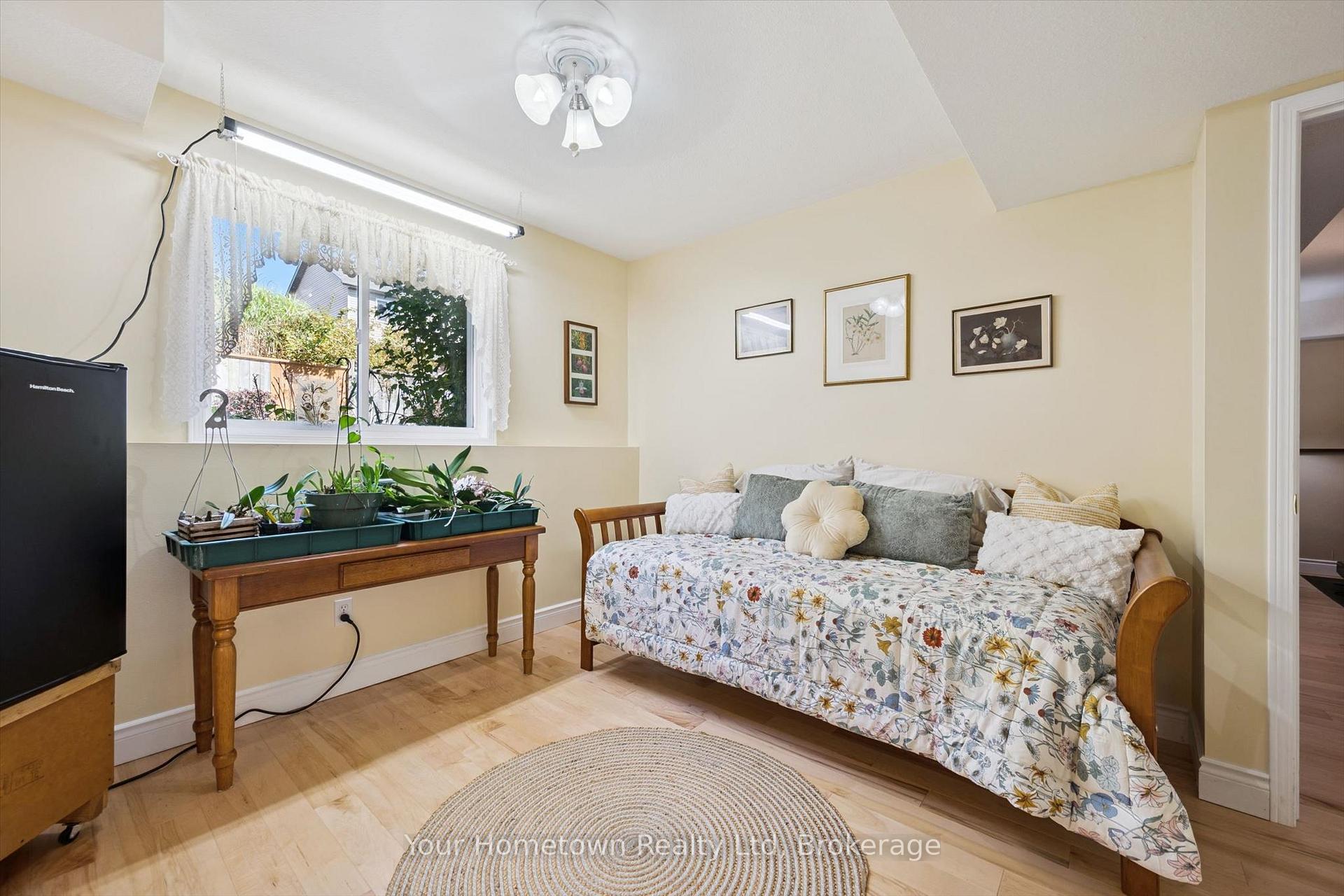 Photo 26 of 45 Peglar Crescent, Centre Wellington, Fergus — HOMEH