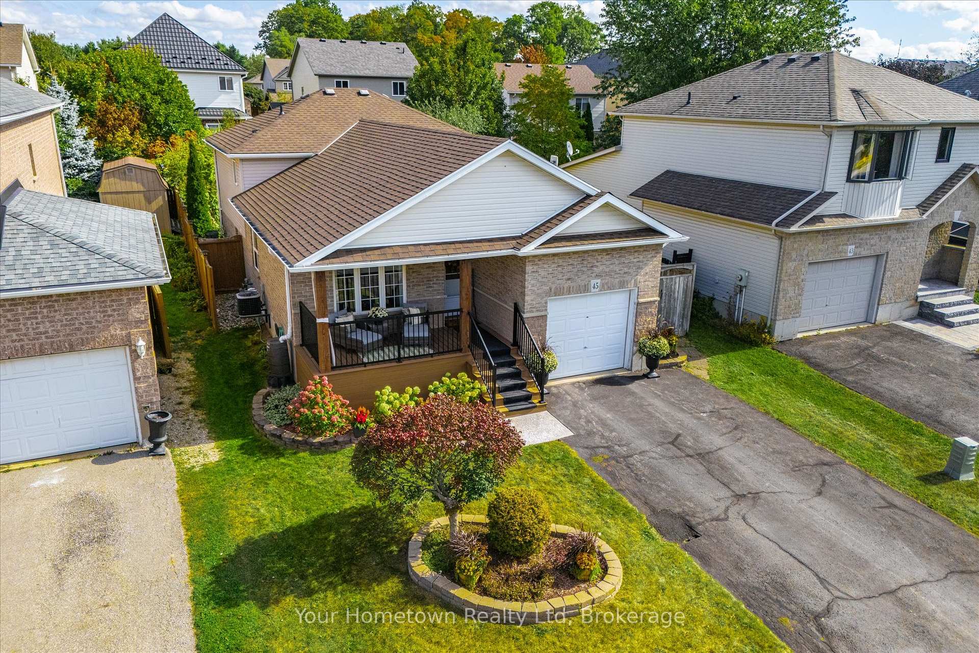 Photo 32 of 45 Peglar Crescent, Centre Wellington, Fergus — HOMEH