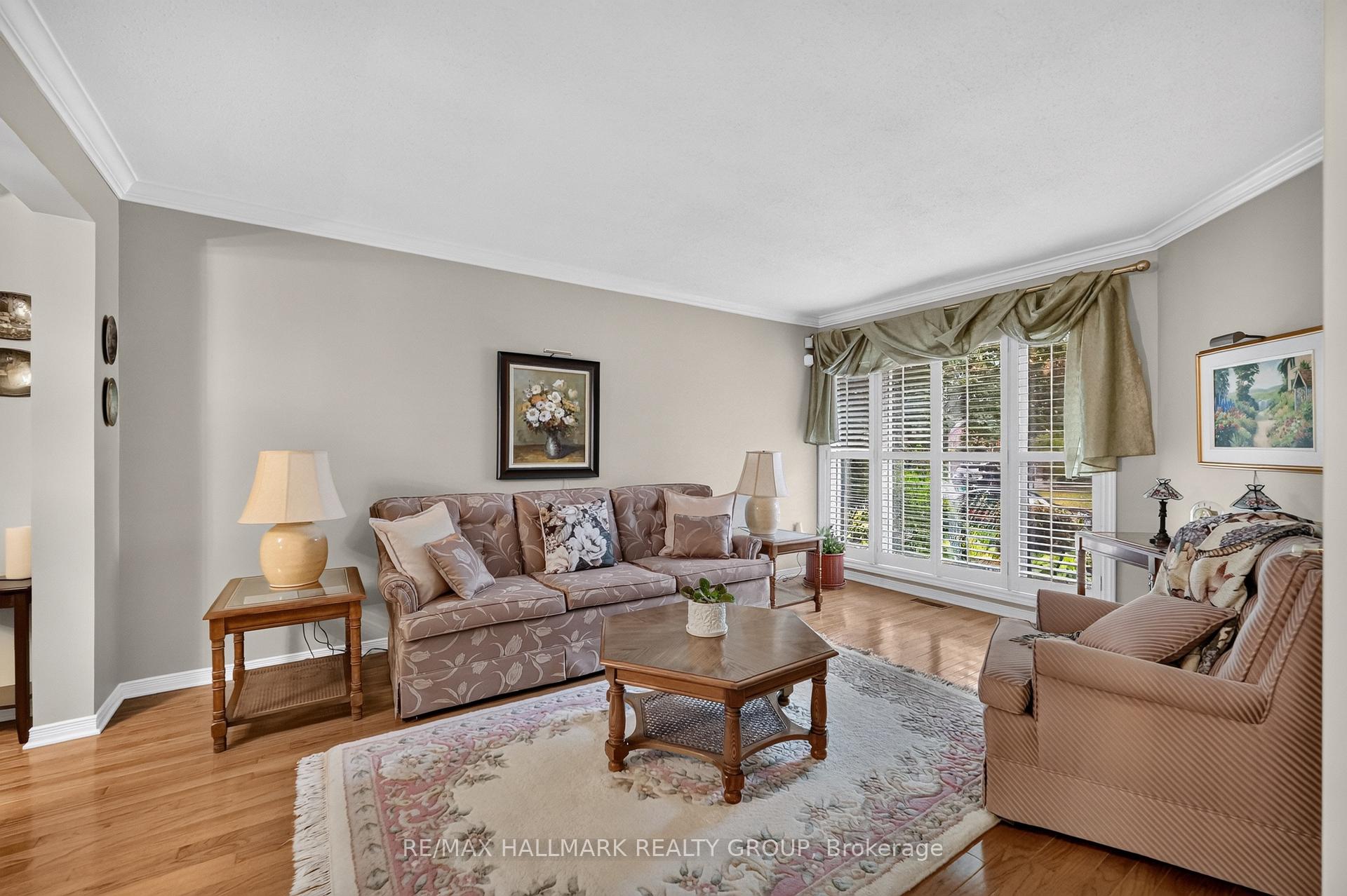 Photo 4 of 11 Wycliffe Street, Ottawa, Centrepointe — HOMEH