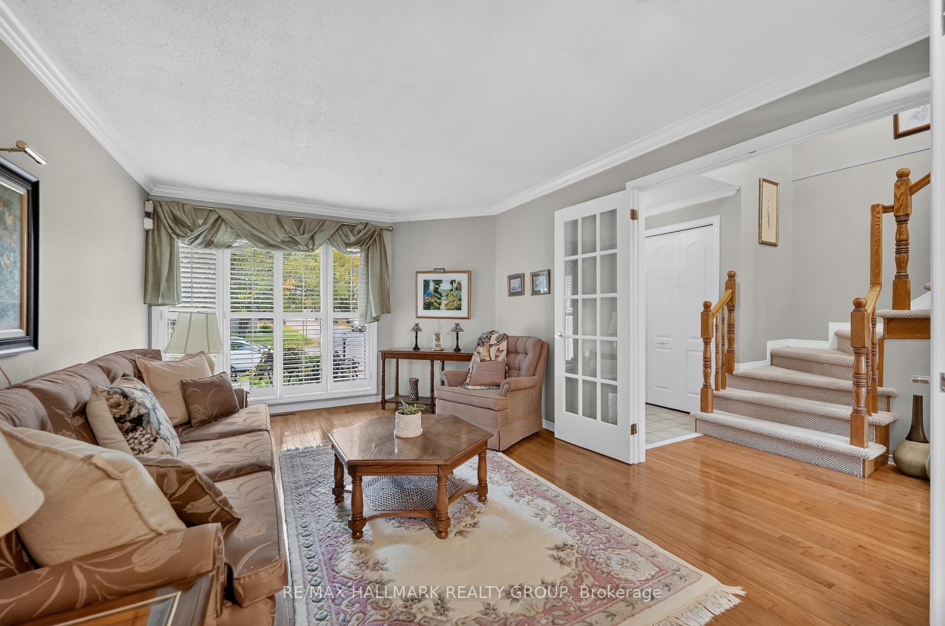 Photo 5 of 11 Wycliffe Street, Ottawa, Centrepointe — HOMEH