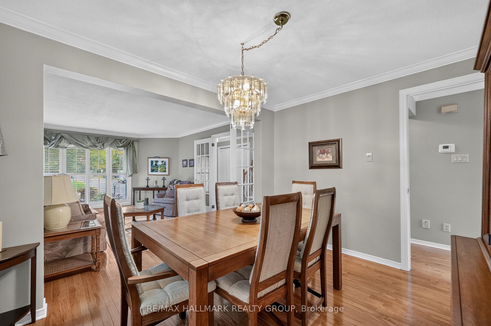 Photo 8 of 11 Wycliffe Street, Ottawa, Centrepointe — HOMEH