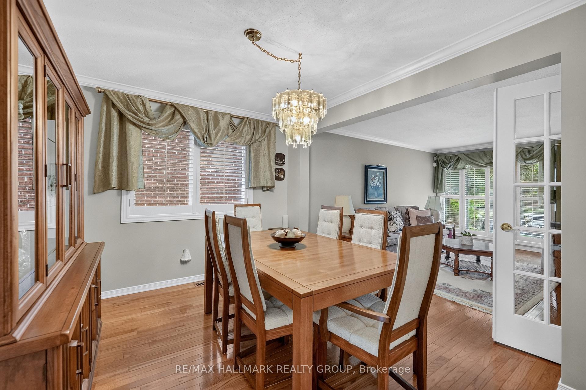 Photo 9 of 11 Wycliffe Street, Ottawa, Centrepointe — HOMEH