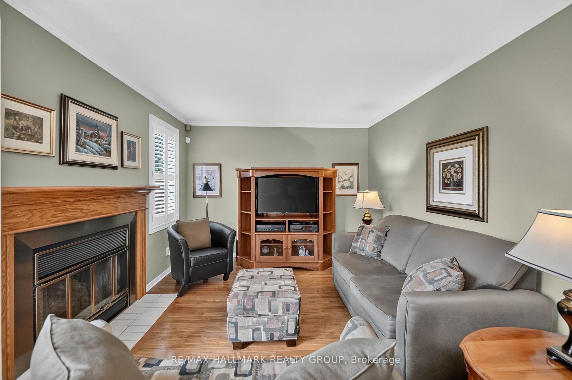 Photo 10 of 11 Wycliffe Street, Ottawa, Centrepointe — HOMEH