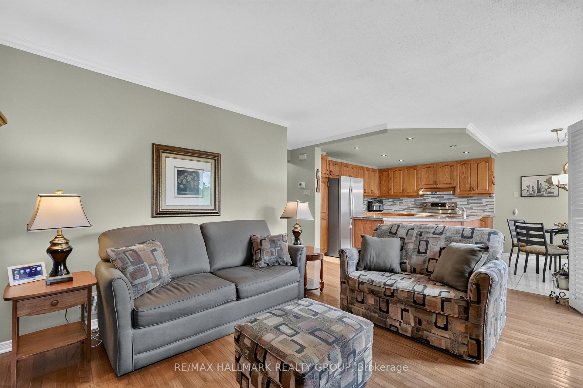 Photo 11 of 11 Wycliffe Street, Ottawa, Centrepointe — HOMEH
