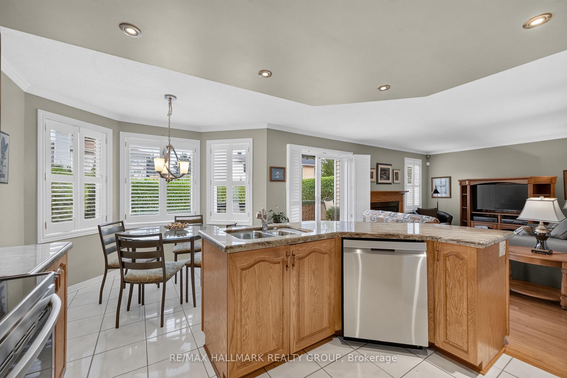 Photo 16 of 11 Wycliffe Street, Ottawa, Centrepointe — HOMEH