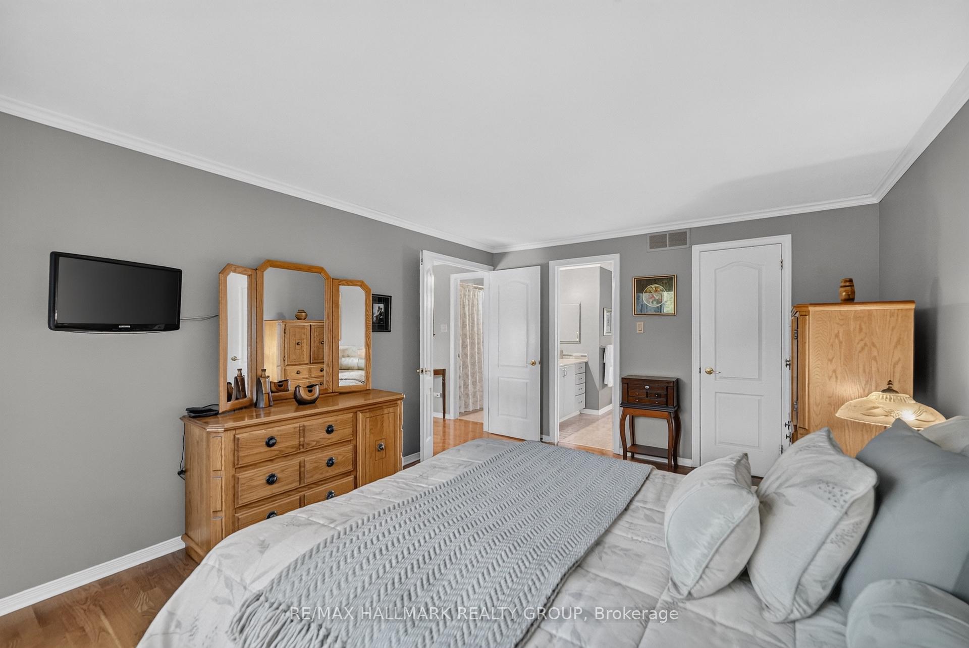 Photo 19 of 11 Wycliffe Street, Ottawa, Centrepointe — HOMEH