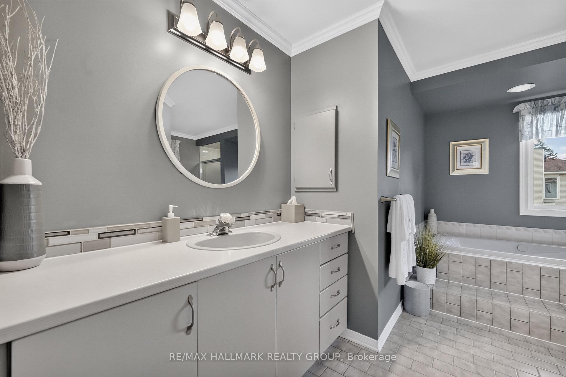 Photo 20 of 11 Wycliffe Street, Ottawa, Centrepointe — HOMEH