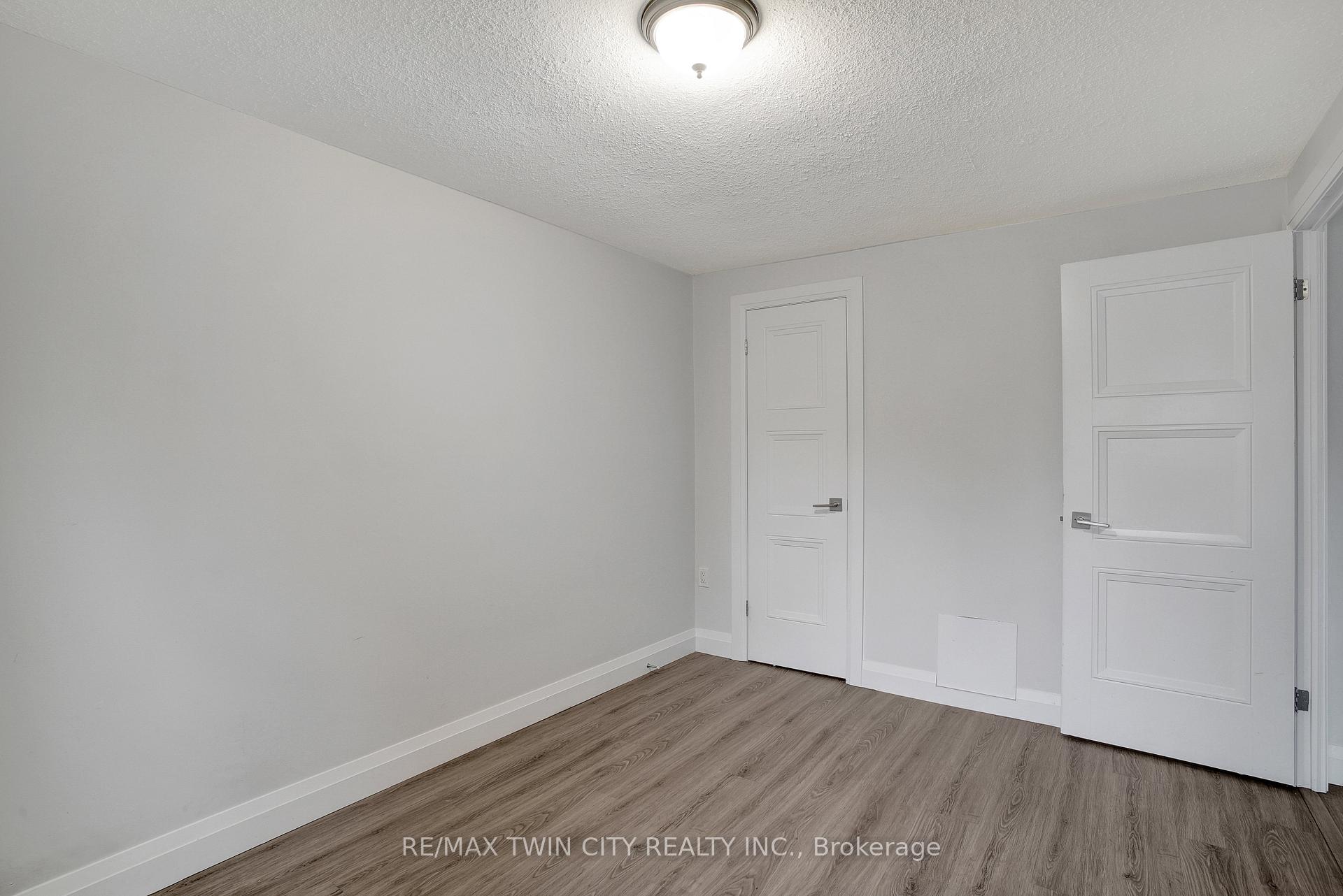 Photo 16 of Unit 25, 162 Jansen Avenue, Kitchener, Centreville Chicopee — HOMEH