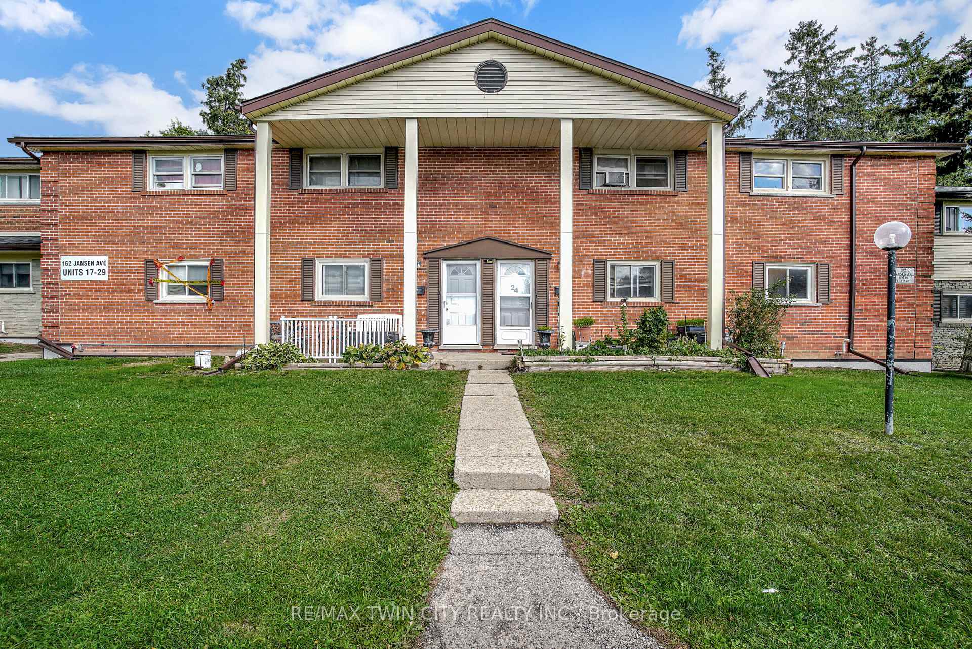 Photo 25 of Unit 25, 162 Jansen Avenue, Kitchener, Centreville Chicopee — HOMEH